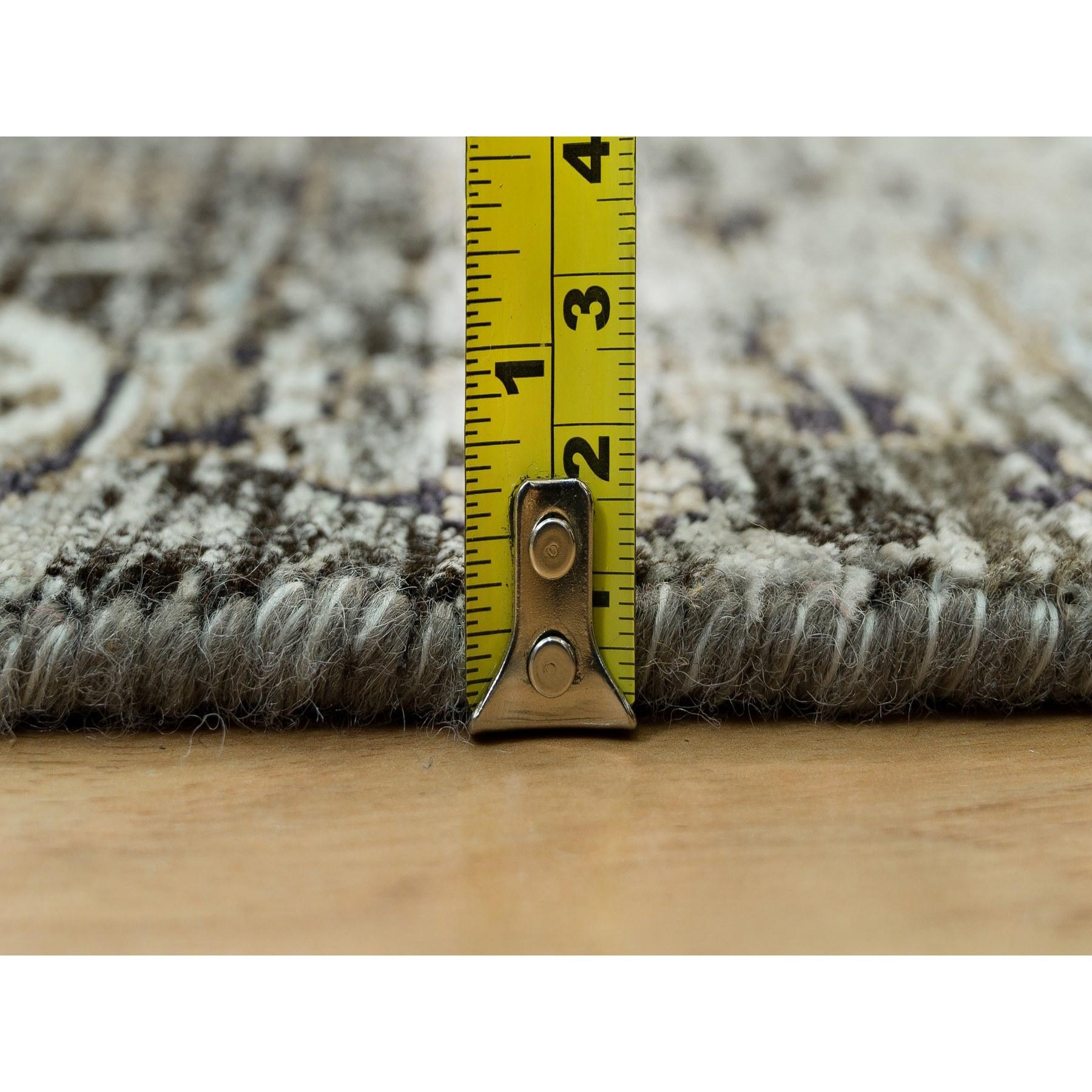 Grauer, handgeknüpfter, persischer, XL-Läufer aus Seide und Wolle, Übergangsstil, 2'8