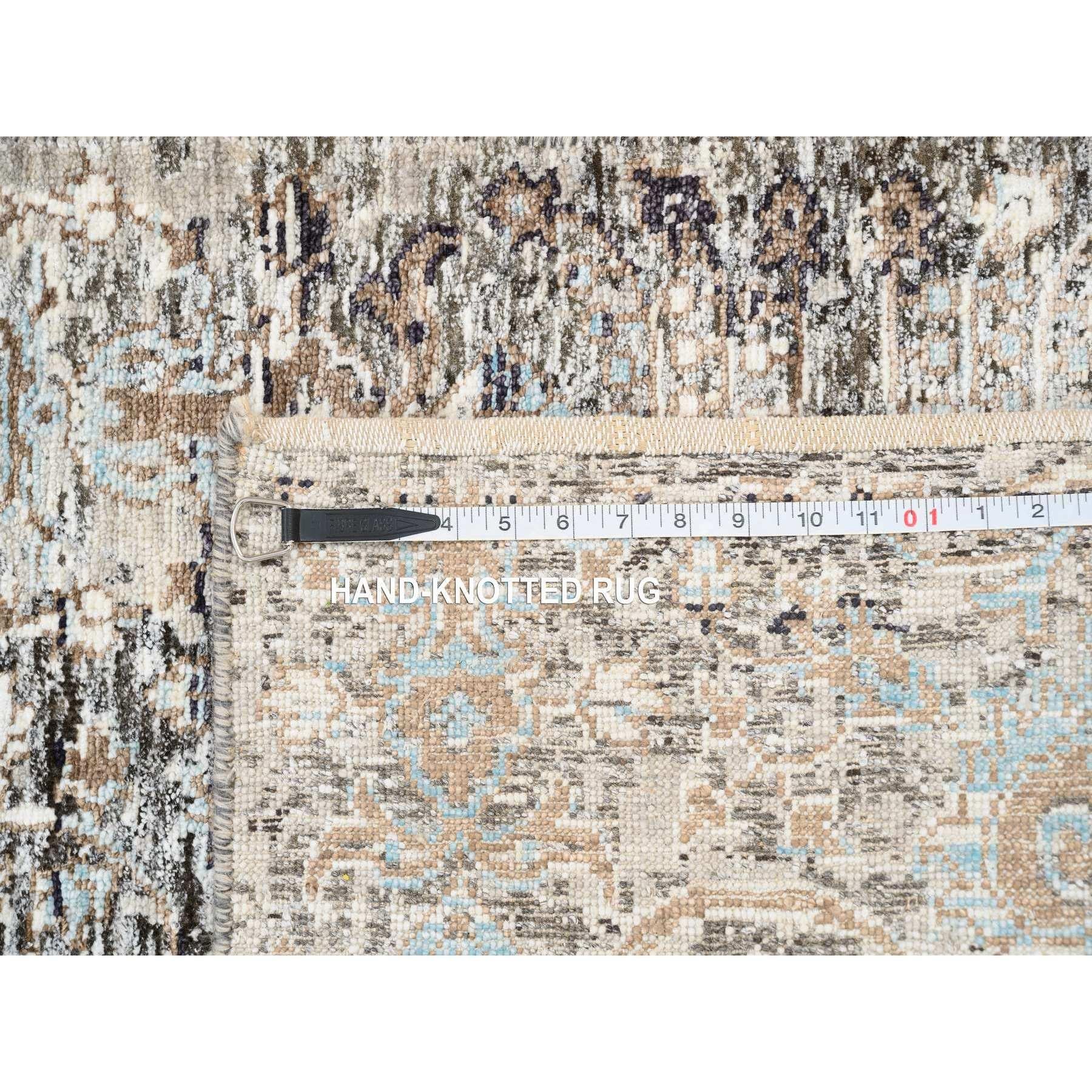 Soie Tapis de couloir transitionnel persan gris avec laine nouée à la main 2'7