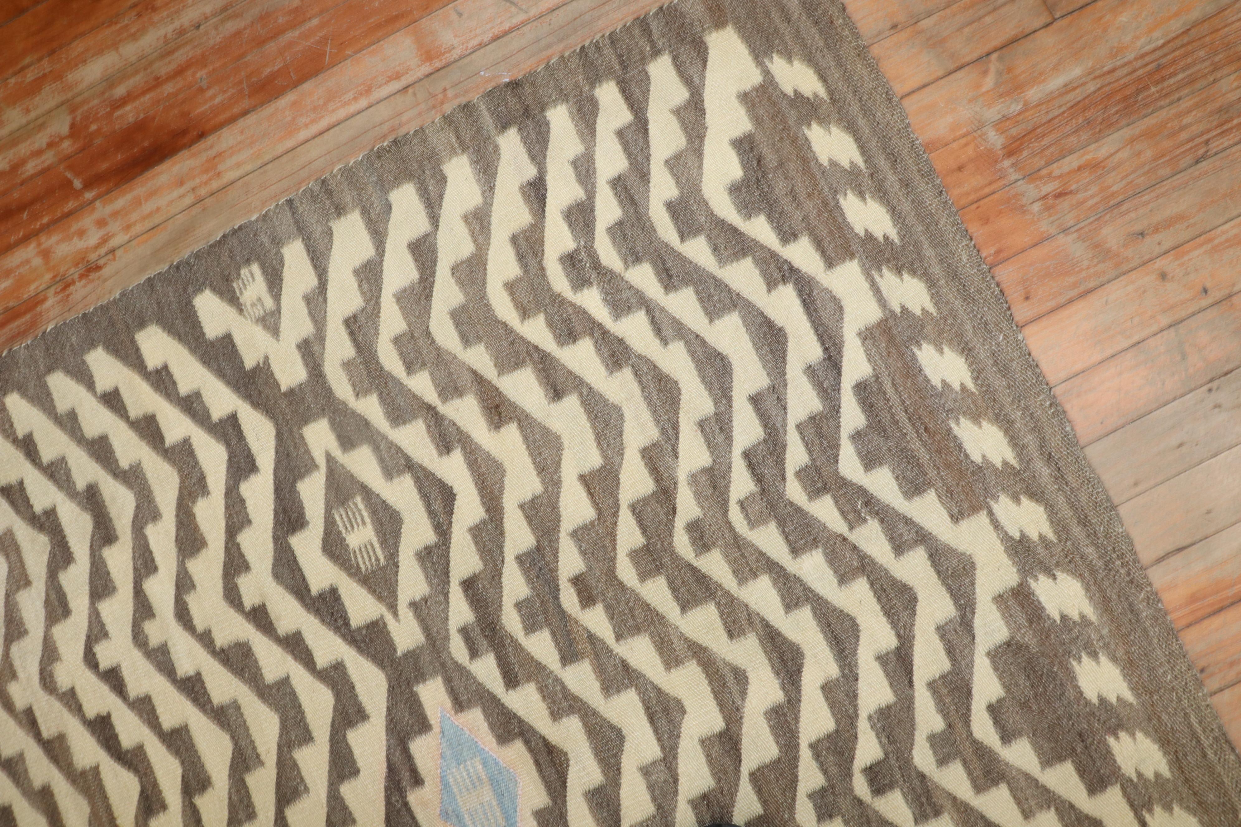 Gray Tribal American Navajo Rug In Good Condition For Sale In New York, NY