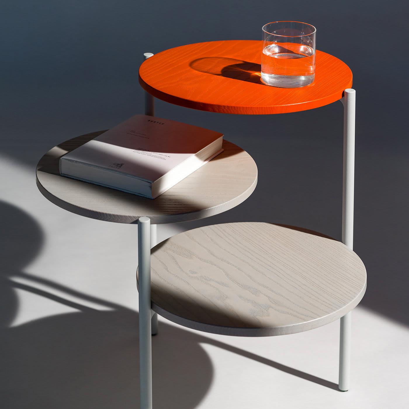 Graugrauer dreiteiliger Triplo-Tisch (Moderne) im Angebot