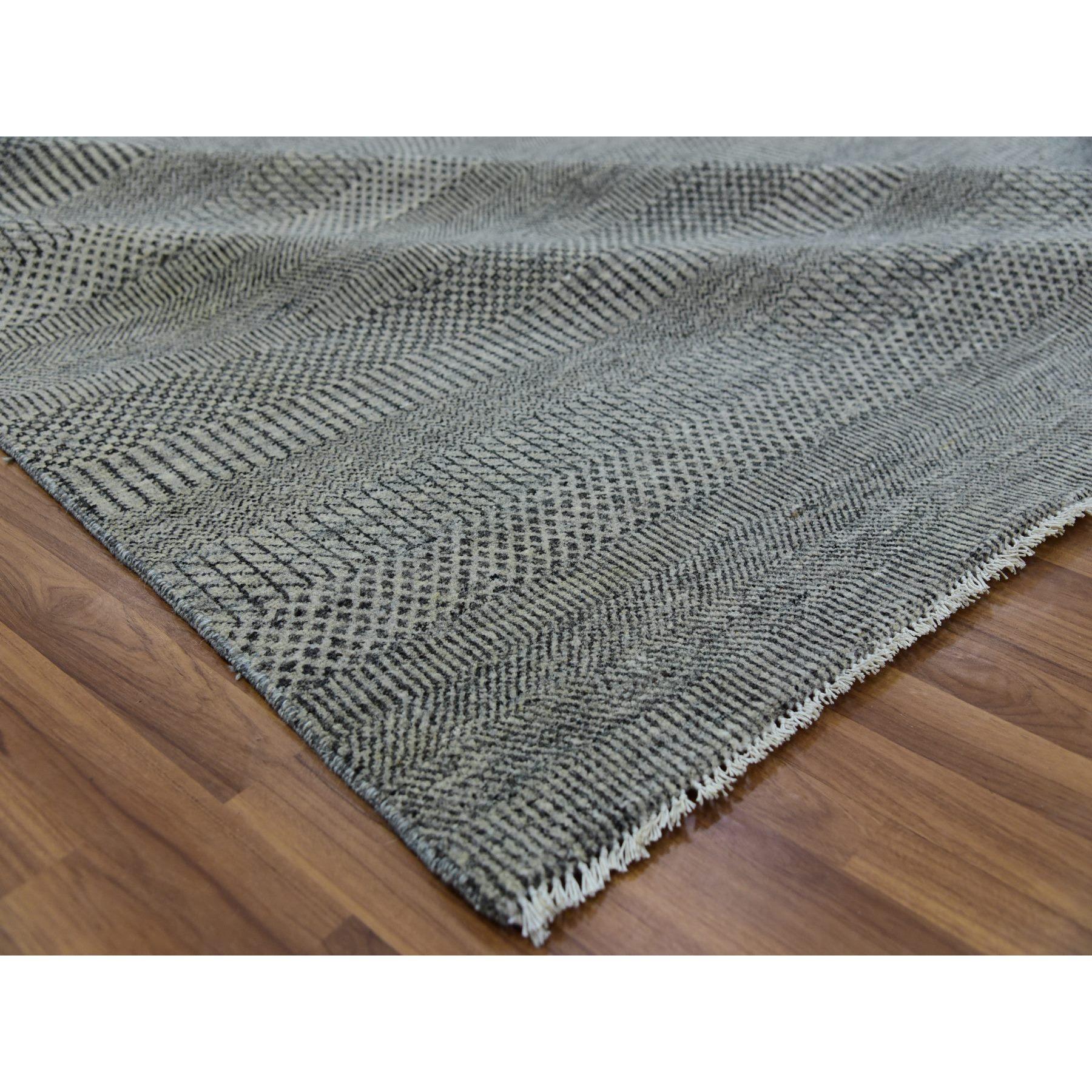 Grauer, unbefärbter, handgeknüpfter, quadratischer, orientalischer Teppich aus natürlicher Wolle in Grasdesign 12' x 12' im Zustand „Neu“ im Angebot in Carlstadt, NJ