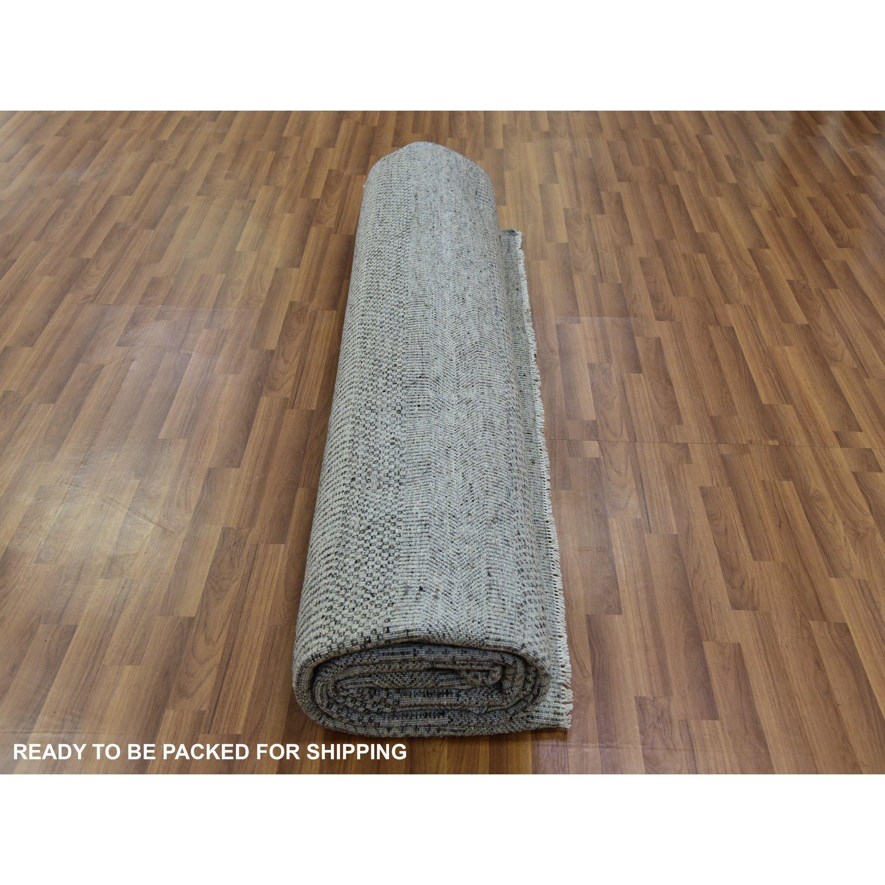 Grauer, unbefärbter, handgeknüpfter, quadratischer, orientalischer Teppich aus natürlicher Wolle in Grasdesign 12' x 12' im Angebot 2