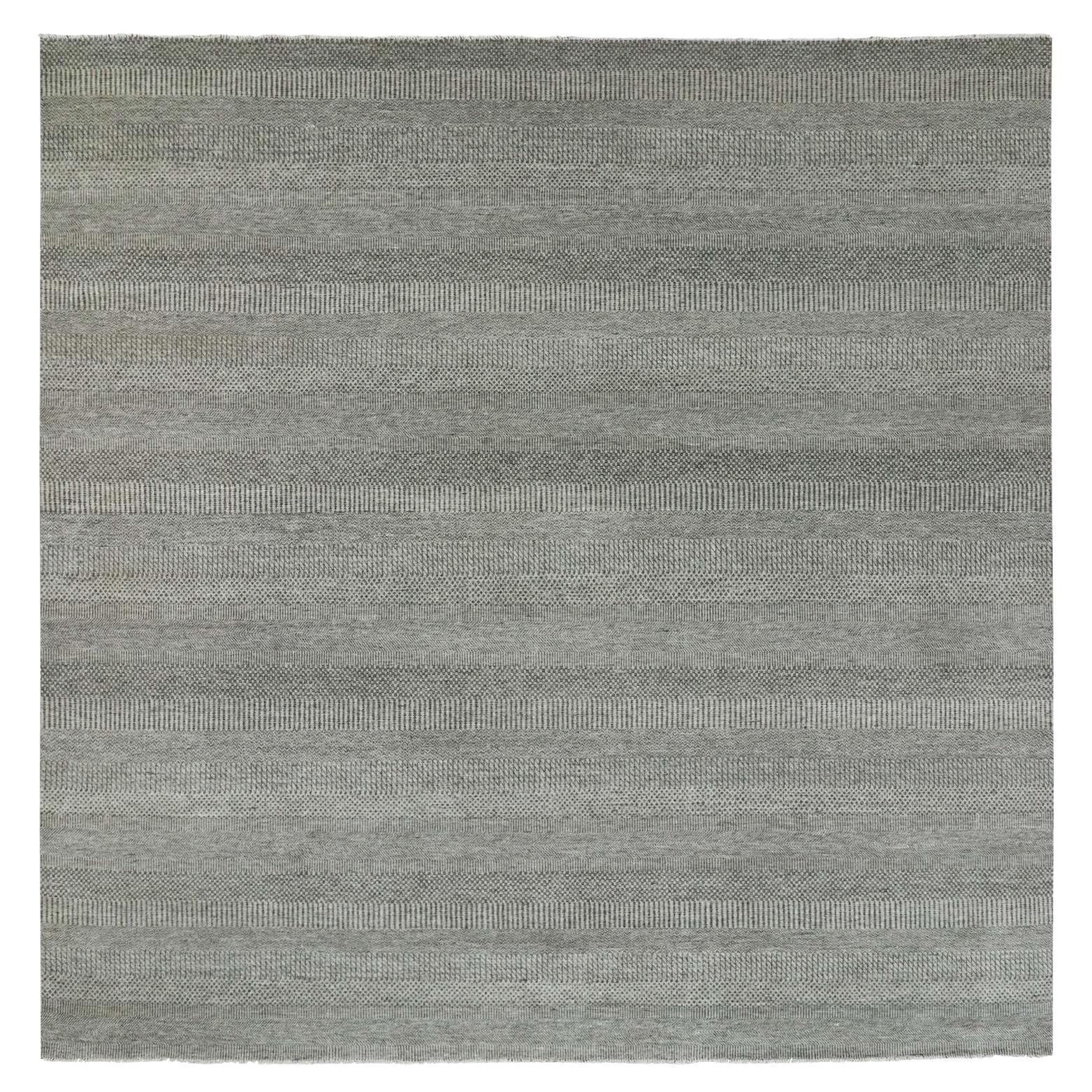 Grauer, unbefärbter, handgeknüpfter, quadratischer, orientalischer Teppich aus natürlicher Wolle in Grasdesign 12' x 12'