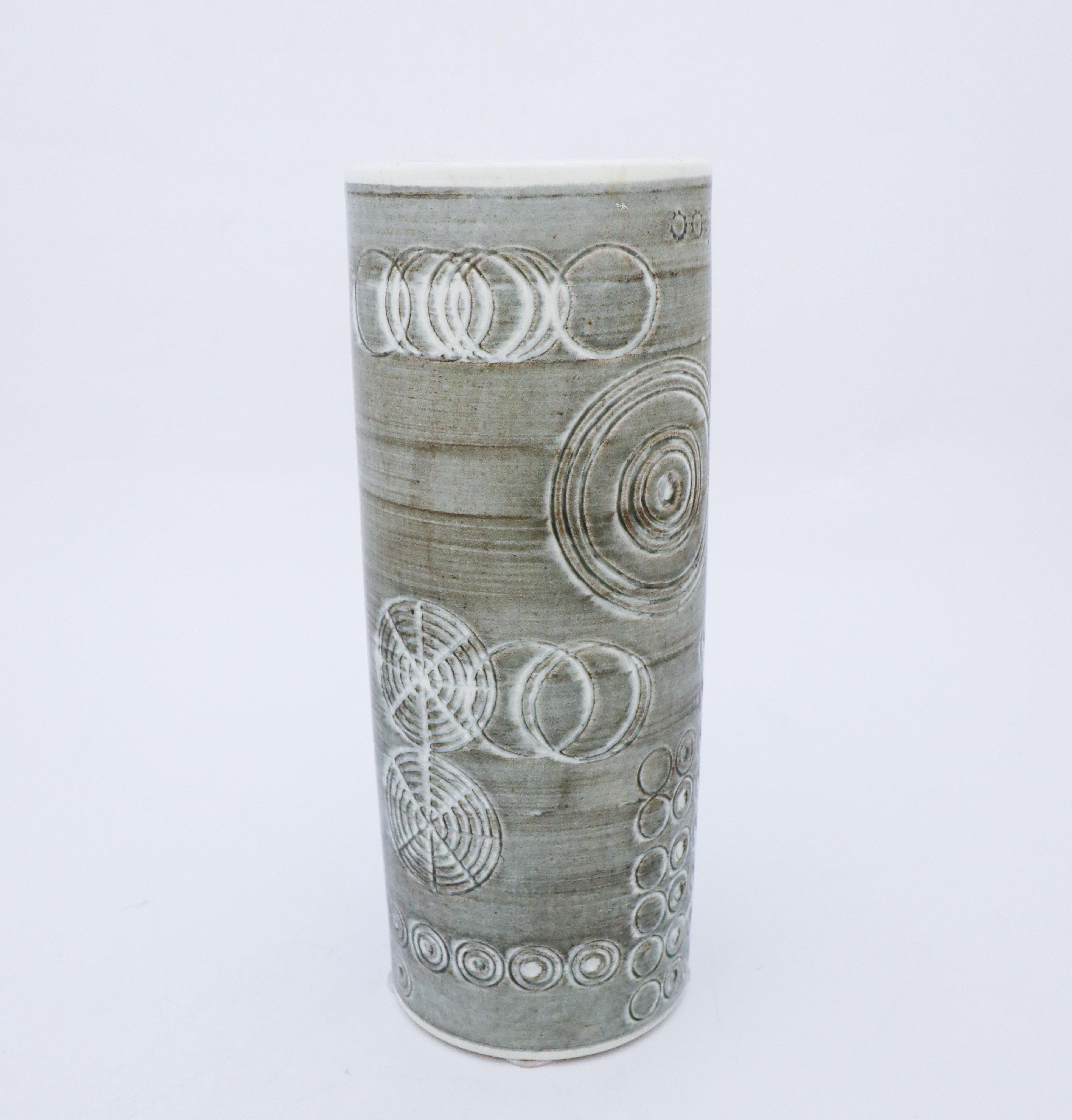 Scandinave moderne Vase cylindrique rond gris et gris « Stark », Olle Alberius, Rrstrand, 1970, céramique en vente