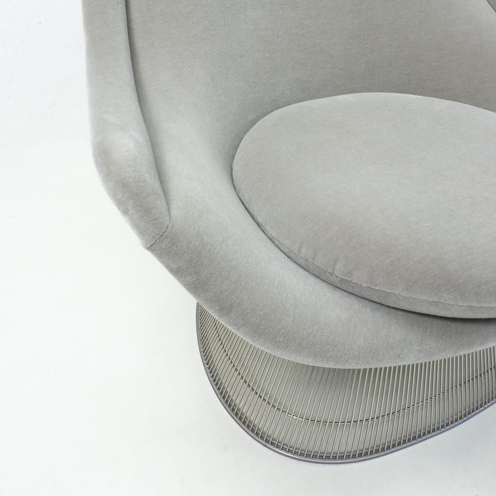 20ième siècle Fauteuil de salon en velours gris de Warren Platner pour Knoll International en vente