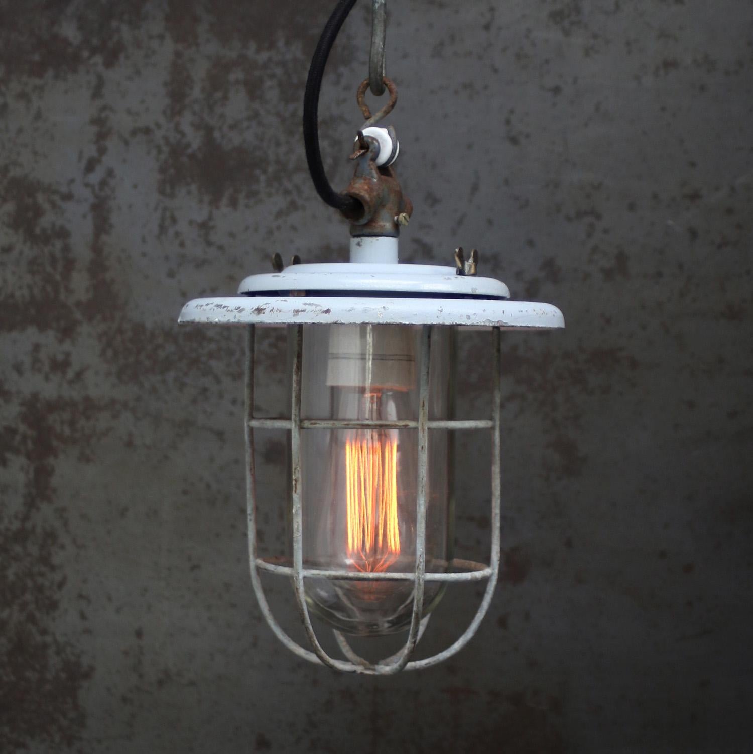 Industrial hanging lamp by Industria Rotterdam
Cast aluminium and clear glass

Weight 3.00 kg / 6.6 lb

Priced per individual item. All lamps have been made suitable by international standards for incandescent light bulbs, energy-efficient and LED