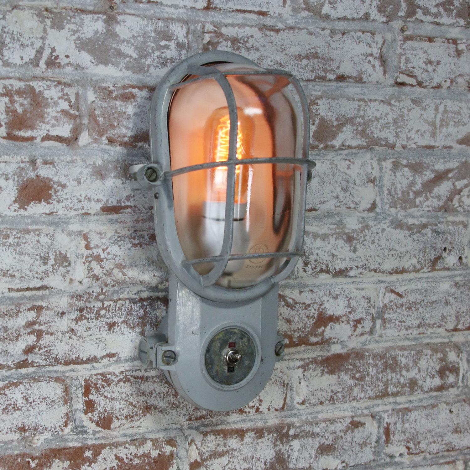 Gray Vintage Industrial Clear Glass Wall Lamp Scones In Good Condition For Sale In Amsterdam, NL