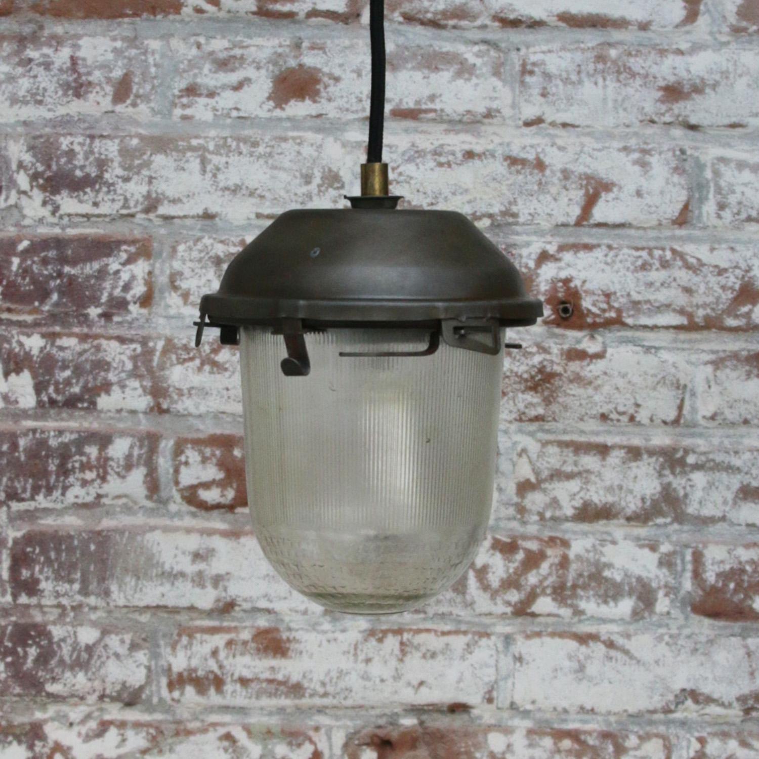 20th Century Gray Vintage Industrial Clear Striped Glass Pendant Lights For Sale