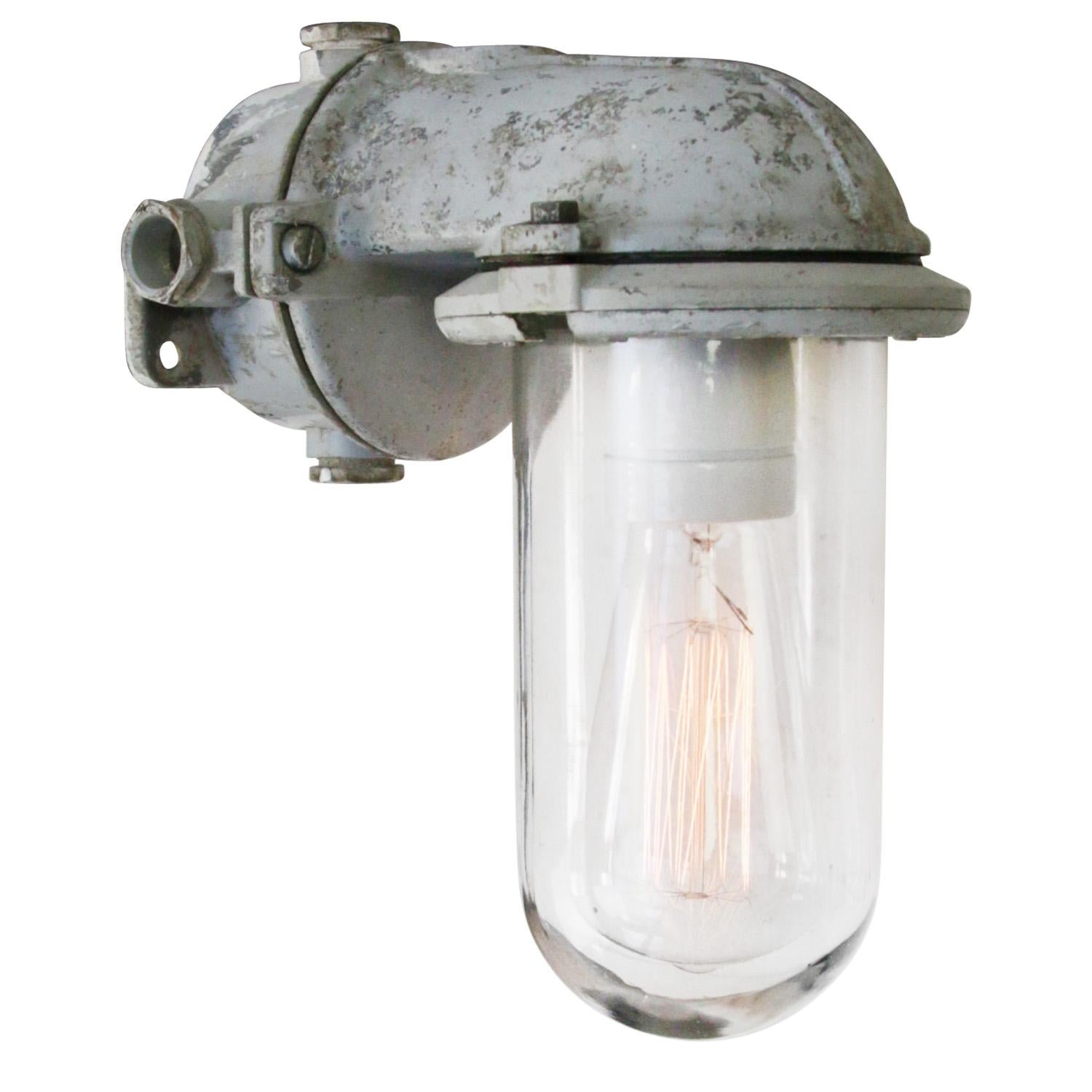 Industria Rotterdam industrial wall light
cast aluminium, clear glass

Weight: 1.70 kg / 3.7 lb

Priced per individual item. All lamps have been made suitable by international standards for incandescent light bulbs, energy-efficient and LED