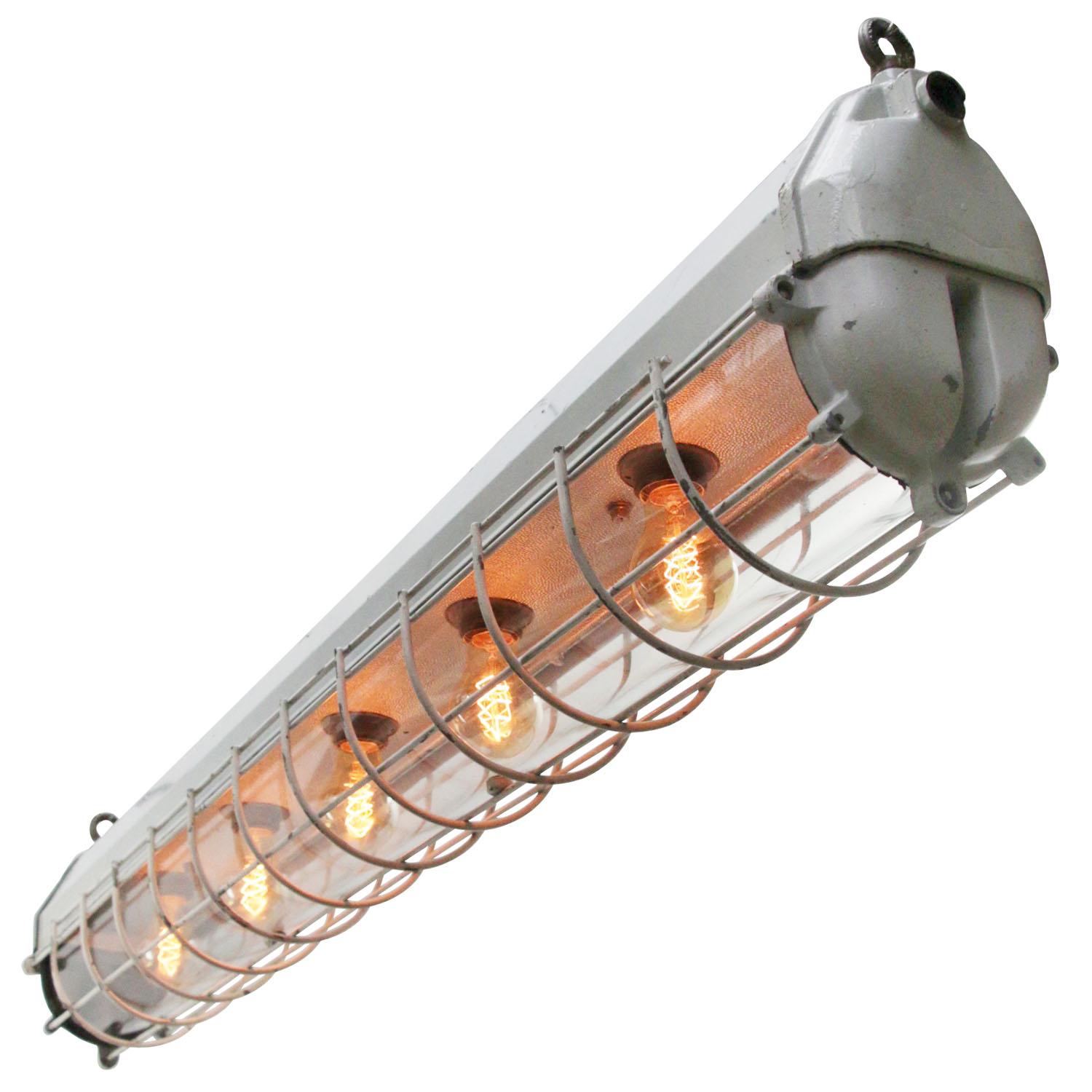 Industrial metal light with clear glass

Suitable for 5-light bulbs E27/ E26

Weight: 17.20 kg / 37.9 lb

Priced per individual item. All lamps have been made suitable by international standards for incandescent light bulbs, energy-efficient