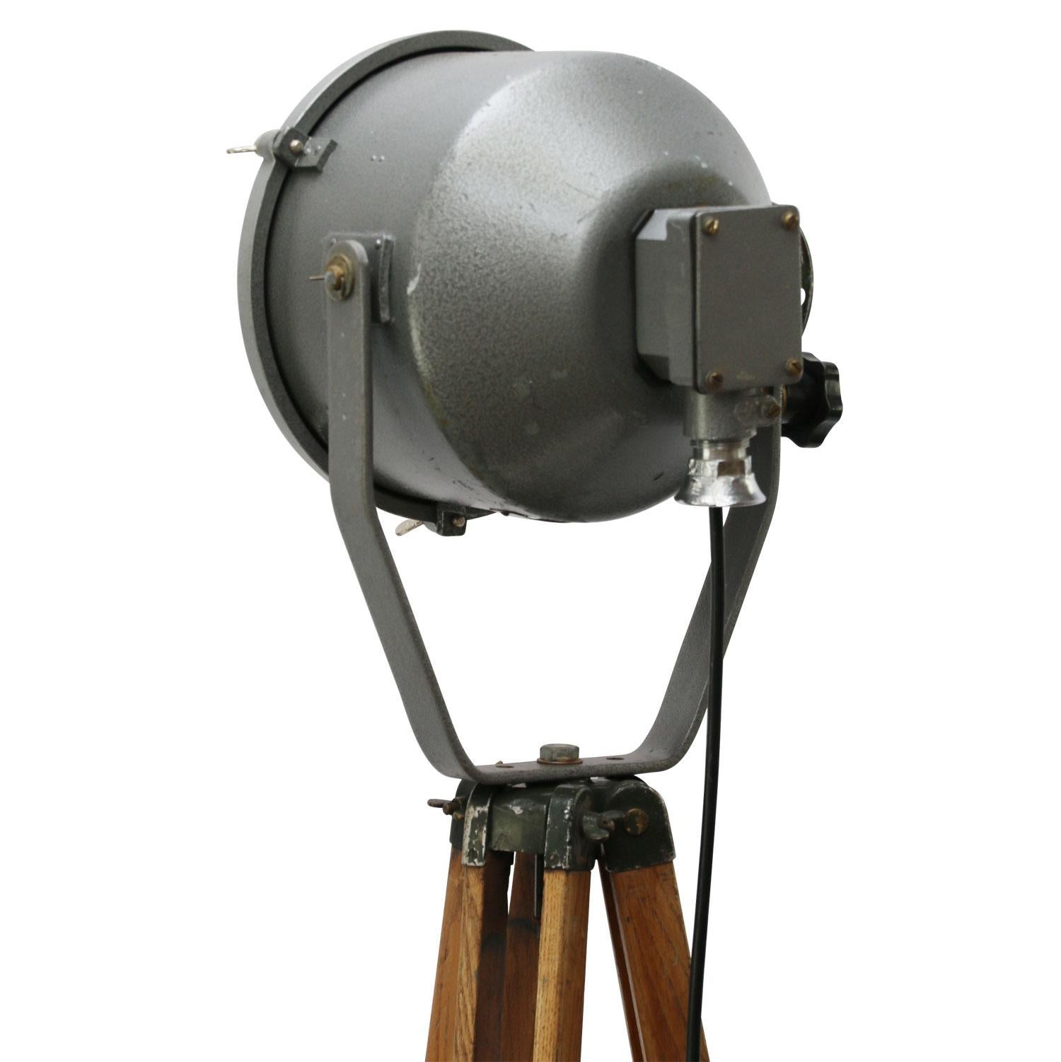 Gray Vintage Industrial Metal Mirror Wooden Tripod Floor Lamps In Good Condition In Amsterdam, NL