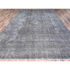 Tapis zoroastrien Tebraz vintage gris, effet vieilli, surteint, en laine usée, noué à la main