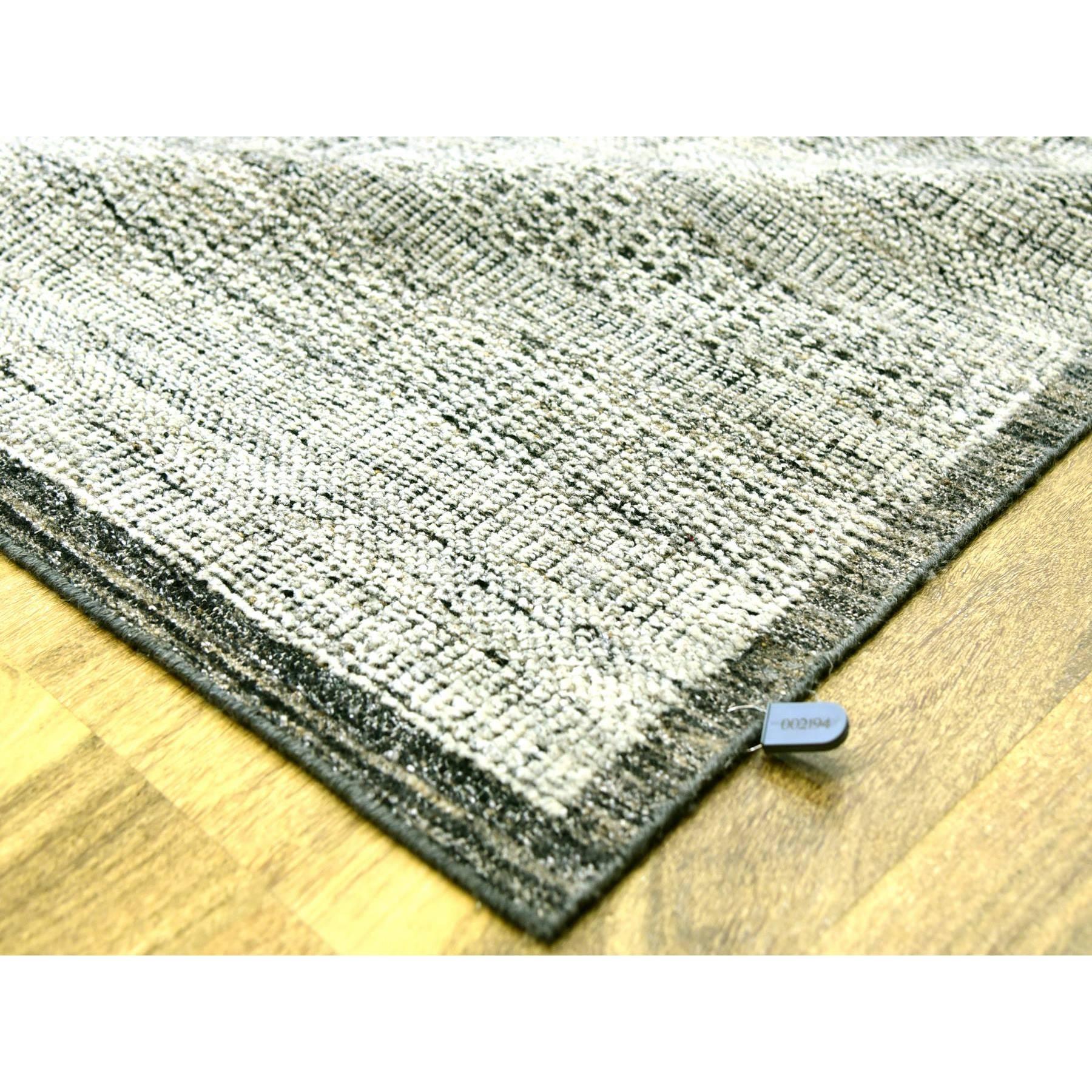 Handgeknüpfter Teppich aus reiner Wolle in Grau mit schwarzem, oxidiertem Gras-Design 12'2