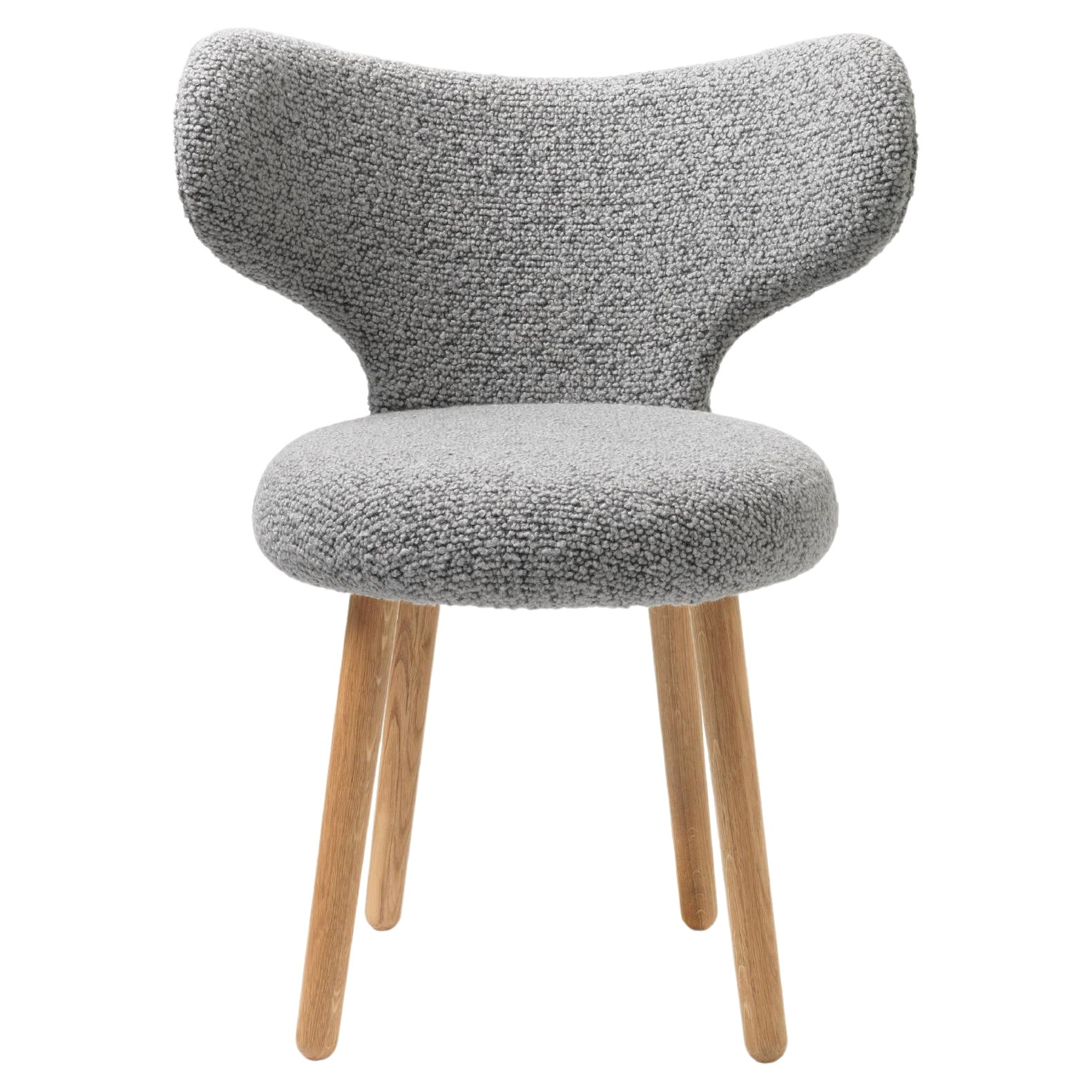 Grauer WNG-Stuhl in Grau mit BUTE/Storr-Stoffpolsterung von Mazo Design im Angebot