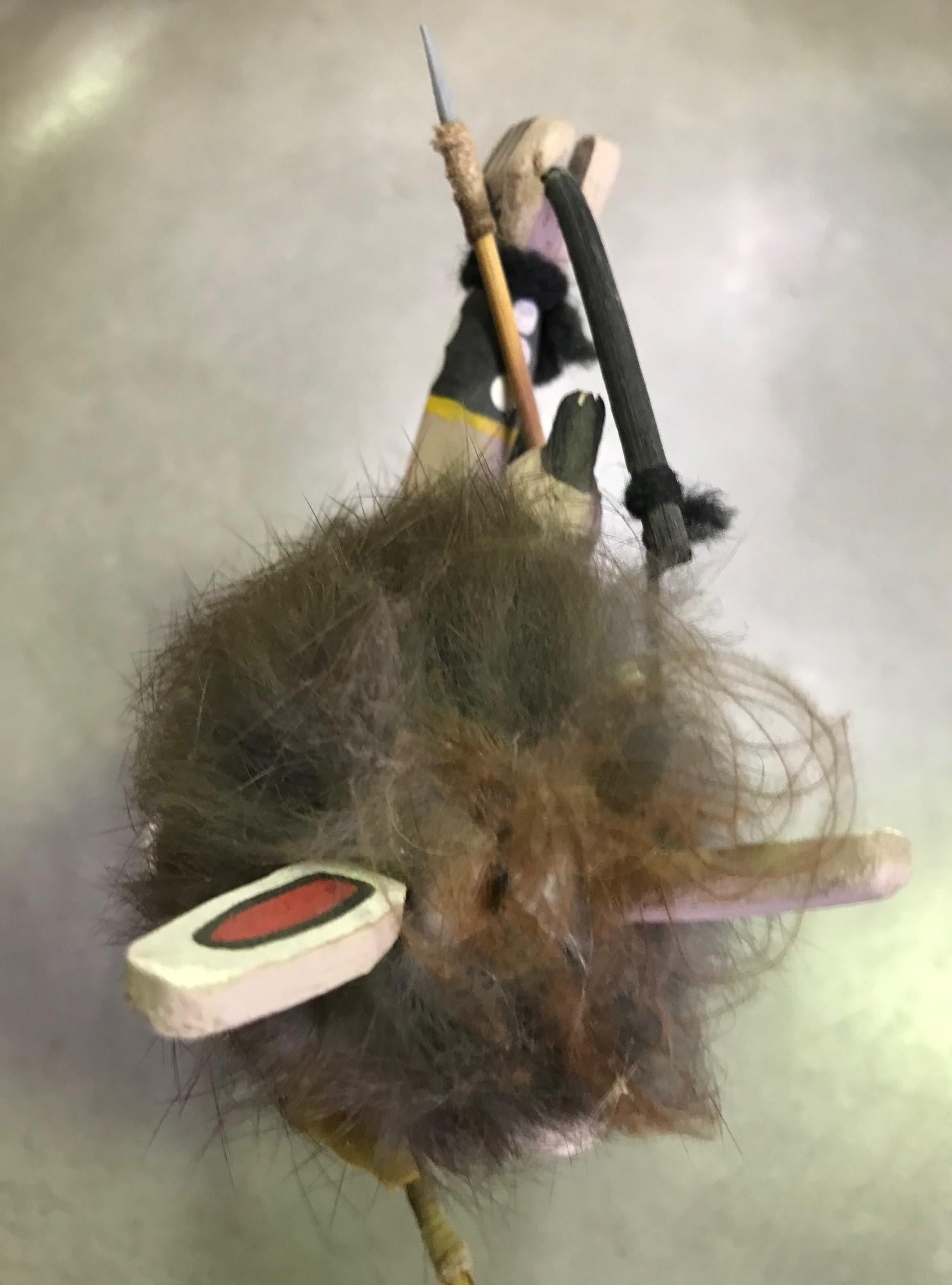Muñeca Kachina Lobo Gris Tallada a Mano Firmada por el Artista siglo XX en venta