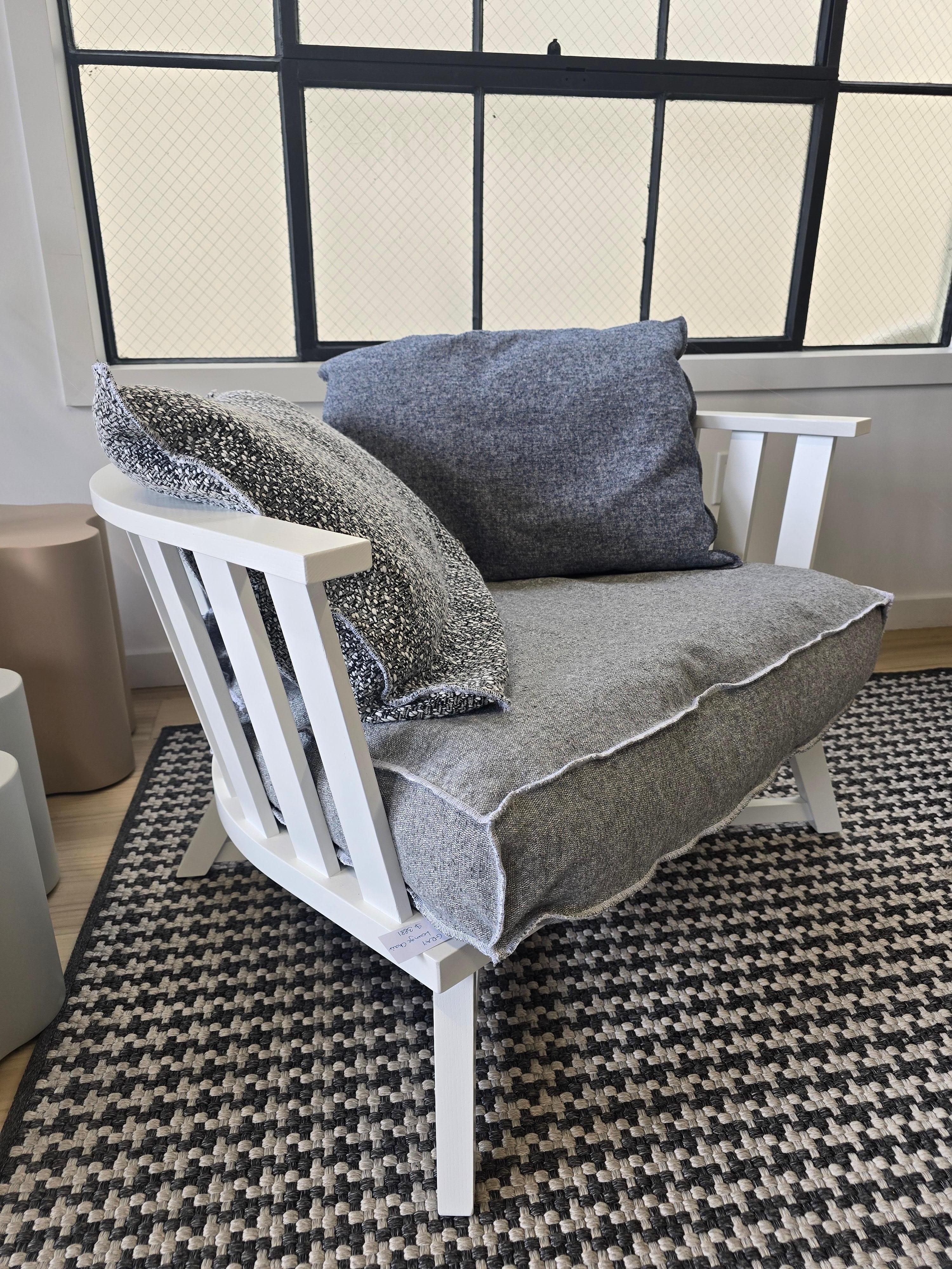 Gray Wooden Armchair *Showroom sample (Italienisch) im Angebot