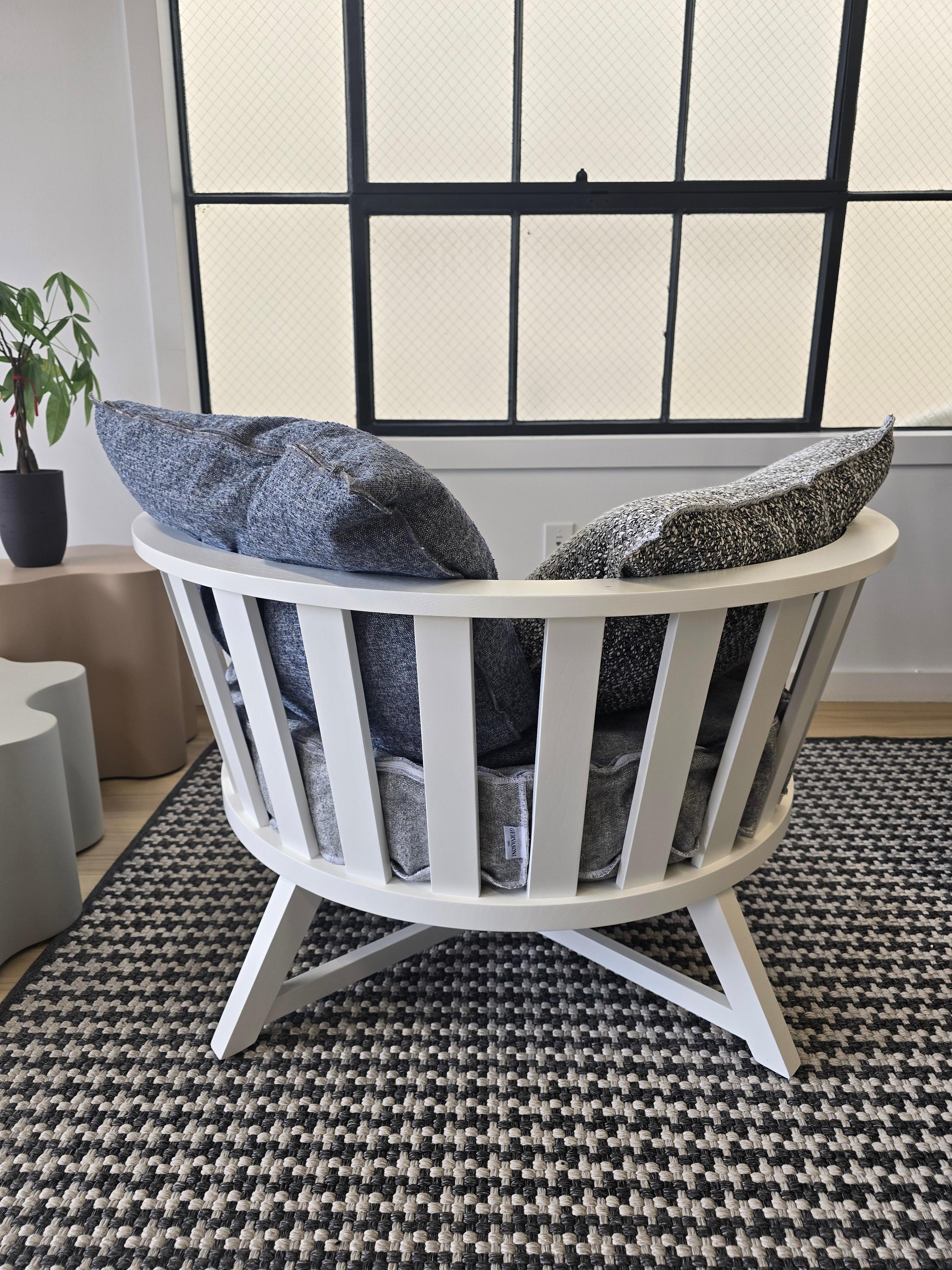Gray Wooden Armchair *Showroom sample (Eichenholz) im Angebot