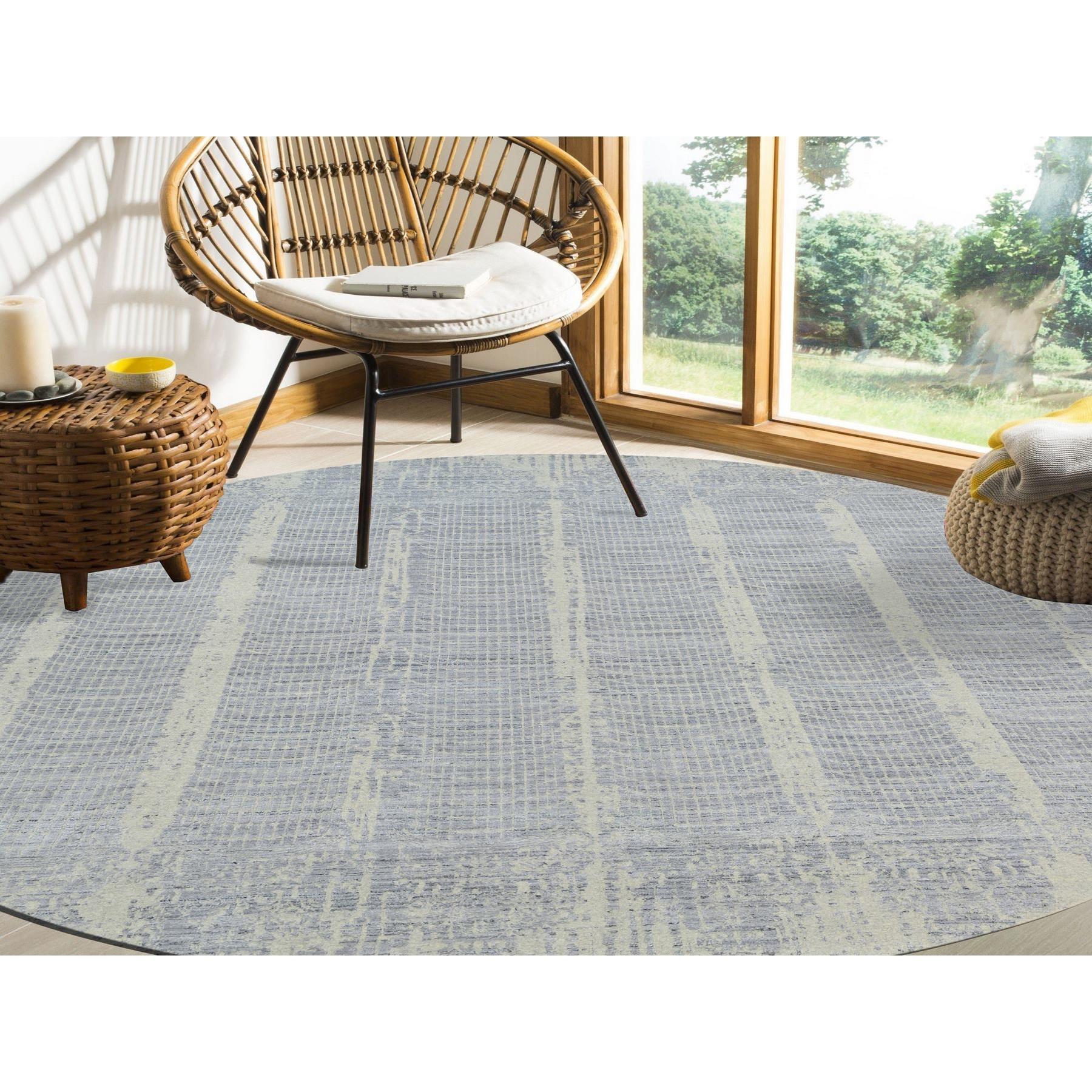 Ce fabuleux tapis noué à la main a été créé et conçu pour une résistance et une durabilité accrues. Ce tapis a été fabriqué à la main pendant des semaines selon la méthode traditionnelle qui est utilisée pour faire des
Taille exacte du tapis en