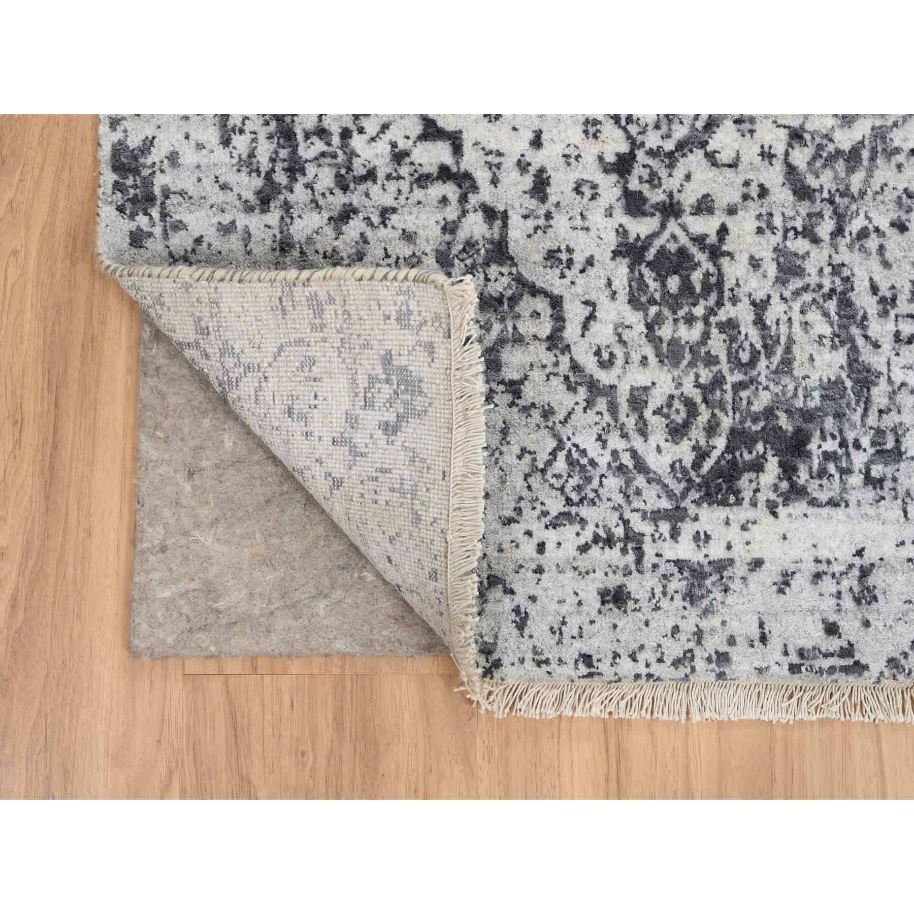 Tribal Tapis de couloir XL gris en laine et soie, noué à la main et effacé de motif persan, 2'7