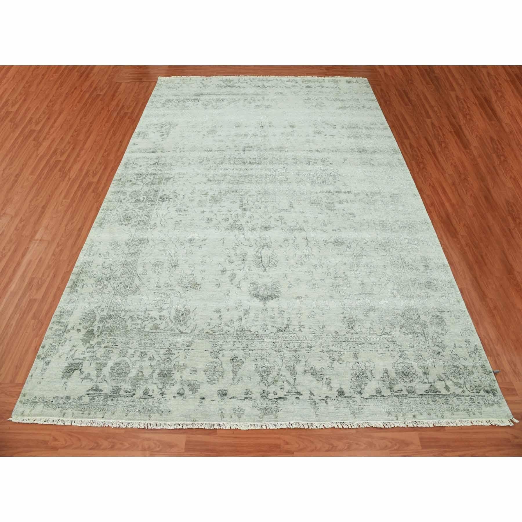 Tribale Tappeto grigio in lana e seta annodato a mano di design persiano Erased Heriz 9'10