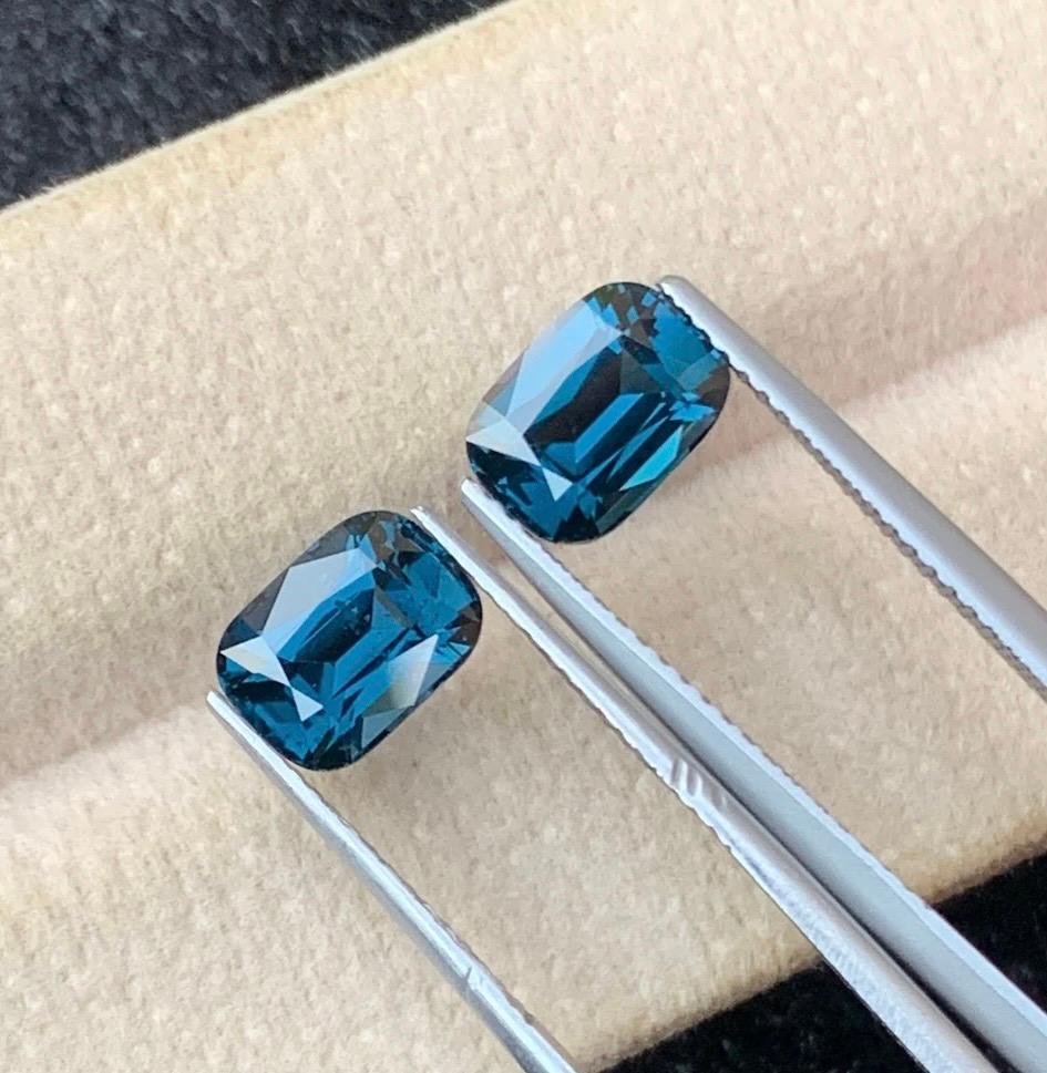 Coppia di spinello blu grigiastro naturale da 3,75 carati - Gemme sfuse abbinate con taglio a cuscino per orecchini, pietre di spinello non trattate certificate, materiale per la creazione di gioielli di pregio!!!

💎 TIPO DI GEMMA: Spinello
⚖️