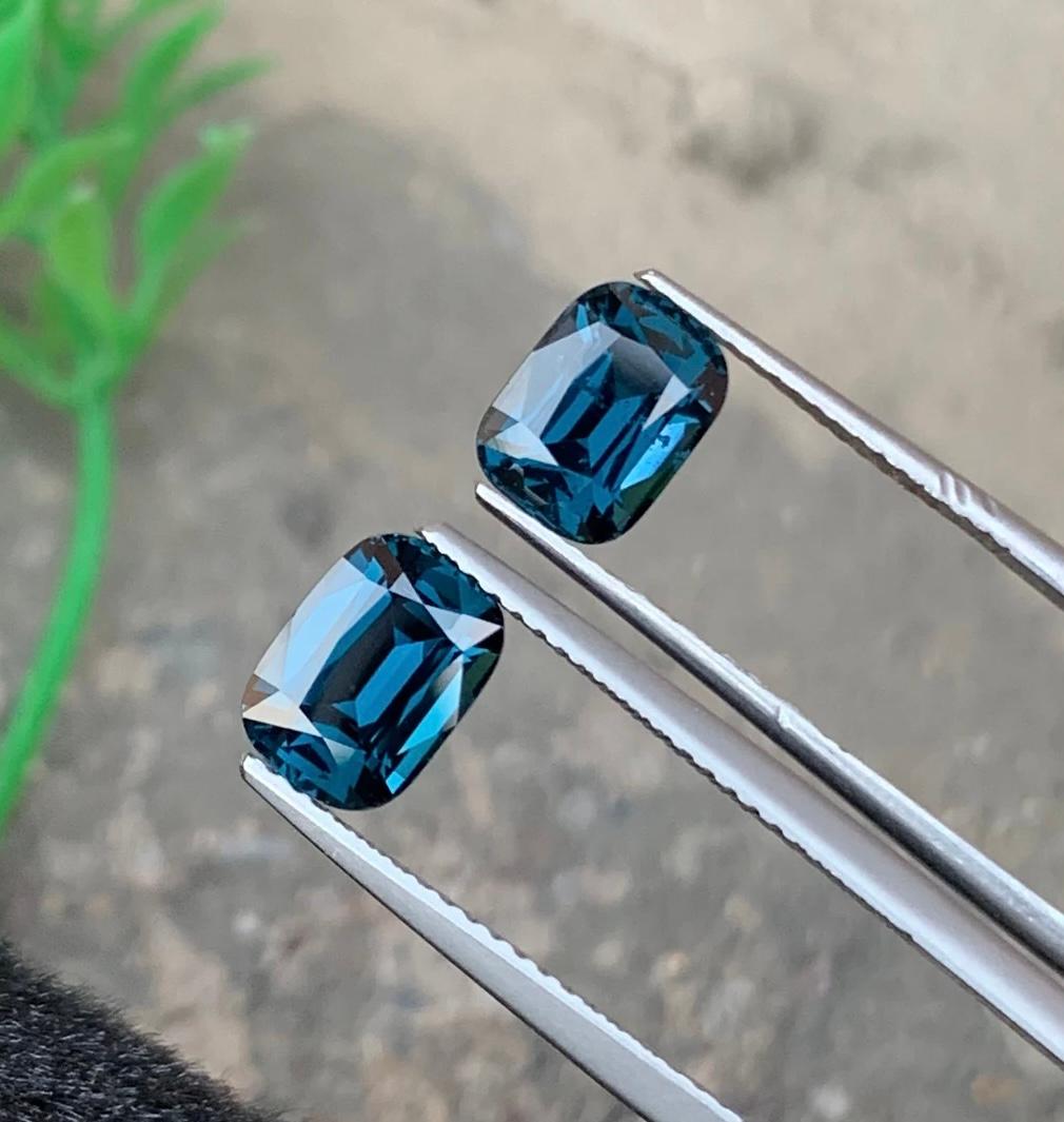 Taglio cuscino Coppia di Spinello Blu Grigiastro 3,75 Ct Taglio Cuscino Gemme Naturali Sciolte - Orecchini in vendita