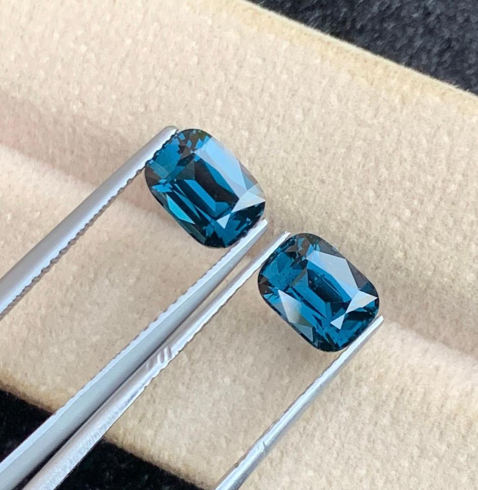 Coppia di Spinello Blu Grigiastro 3,75 Ct Taglio Cuscino Gemme Naturali Sciolte - Orecchini in vendita 1