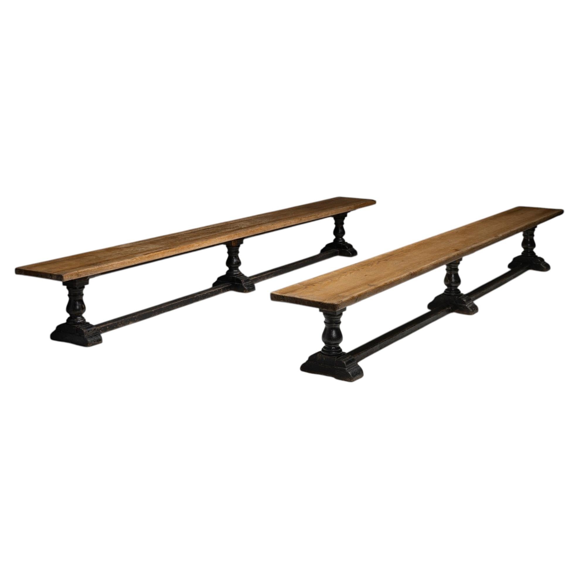 Gray’s Inn Benches, England 1880 For Sale