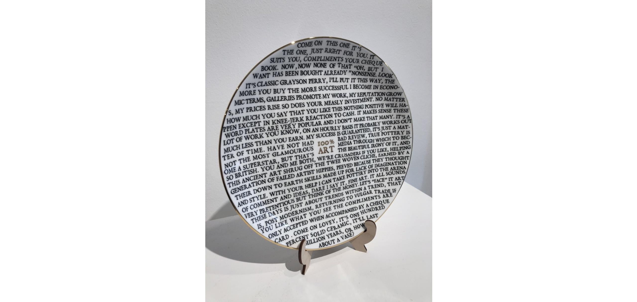 Fine bone china
21 cm di diametro 
Sul retro è presente il classico timbro di Grayson Perry, che raffigura la Corona, l'Ancora e la 