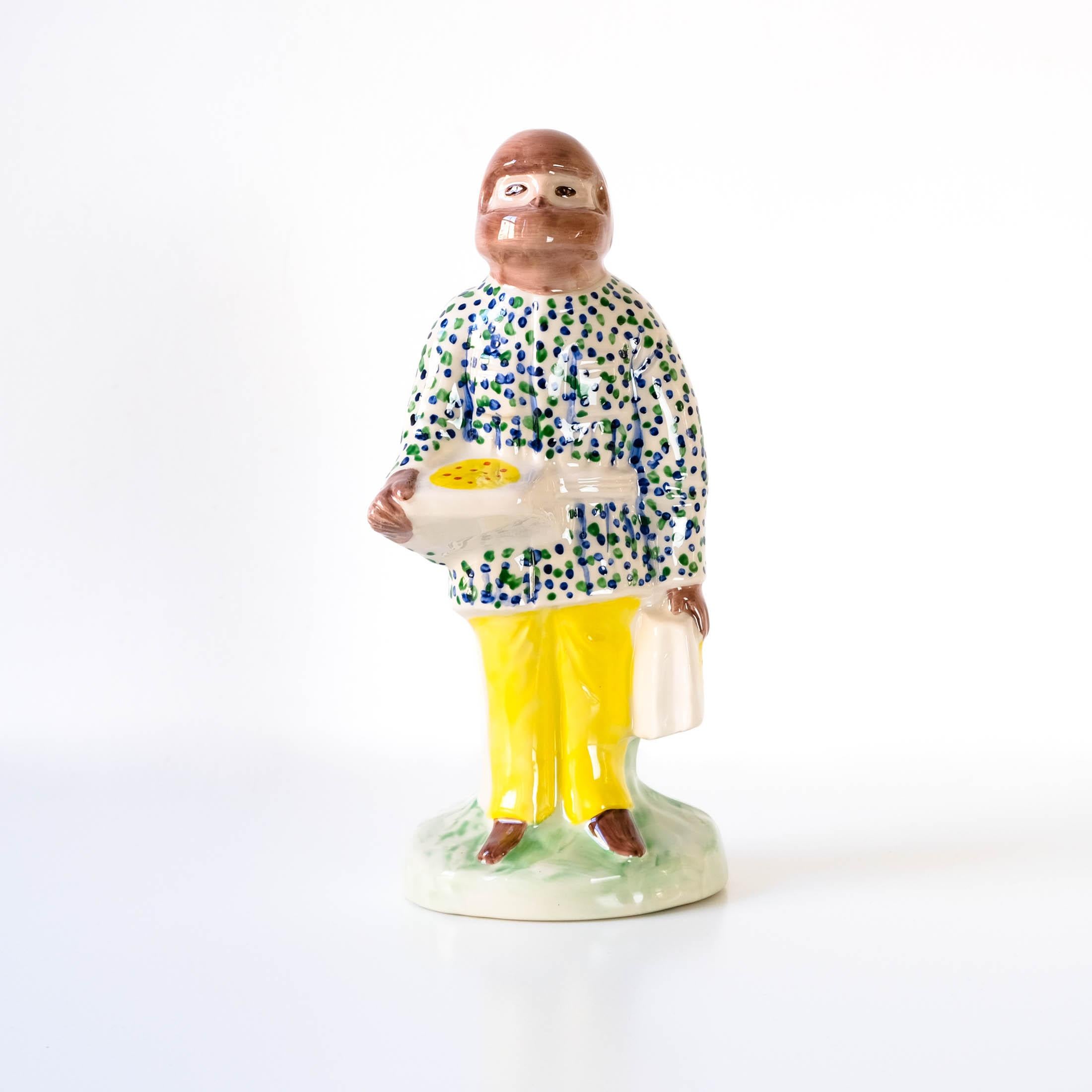 Eine glasierte, handbemalte Keramikfigur aus Staffordshire von Grayson Perry, die zu seiner Serie 