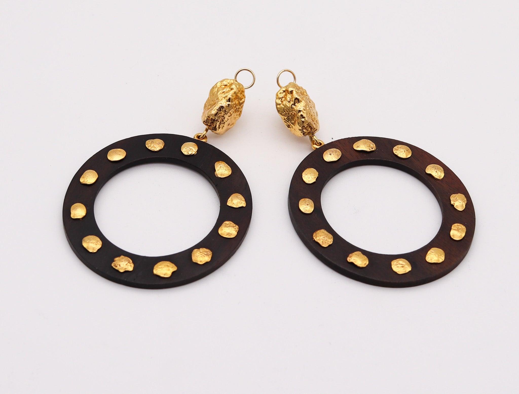 Modernist GRAZIA & MARICA VOZZA Circles Ebony-Wood Dangle Earrings In 18Kt Yellow Gold For Sale