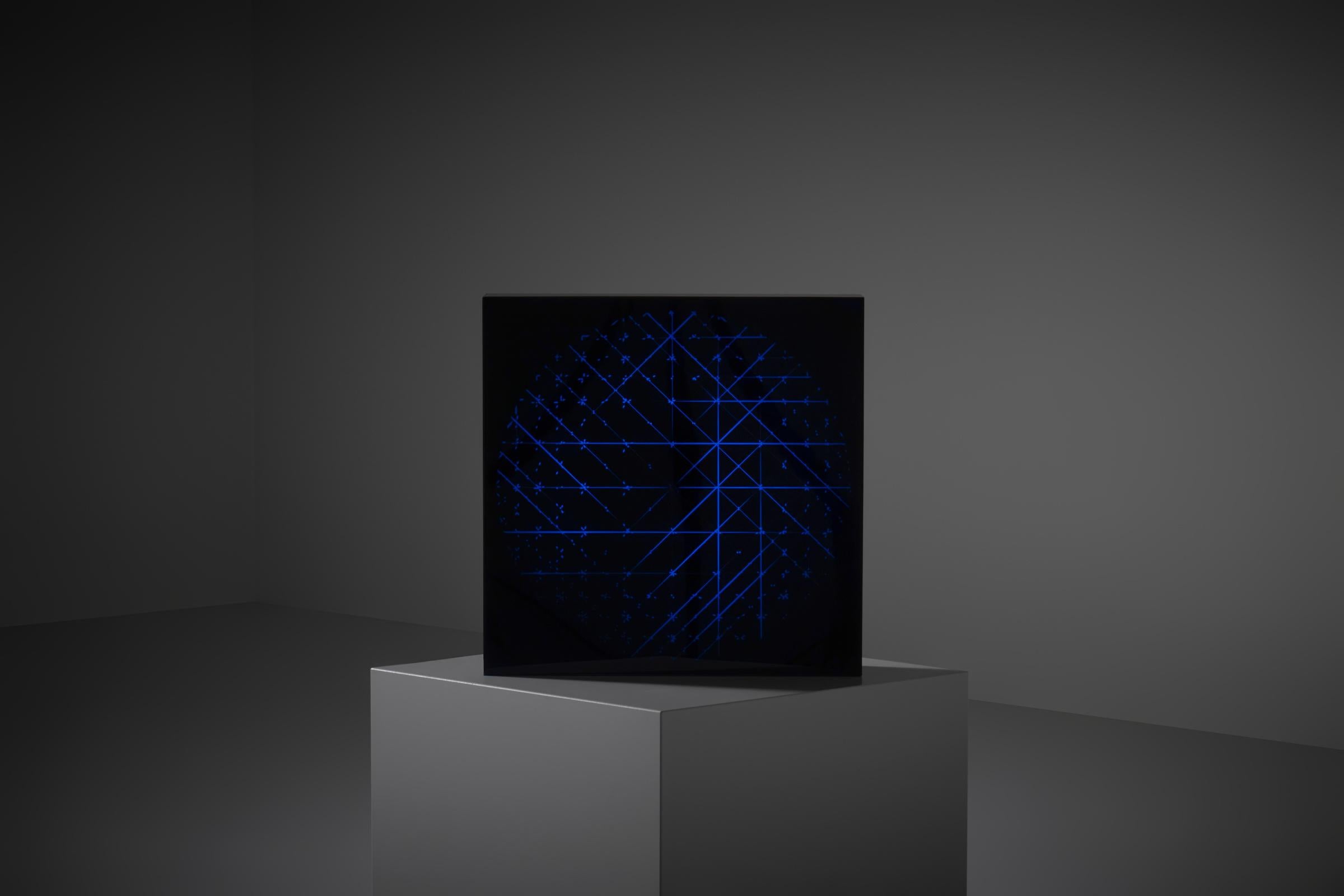 Rare and important Kinetic light artwork by Grazia Varisco (Milan 1937), Italy 1962. Intriguing work which shows a continuously changing ray of light streams, glittering like stars in the dark night. The work is called R. VOD and is part of the