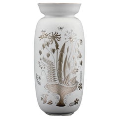  Vase « Grazia » de Stig Lindberg pour Gustavsberg avec glaçure blanche mate et appliquée