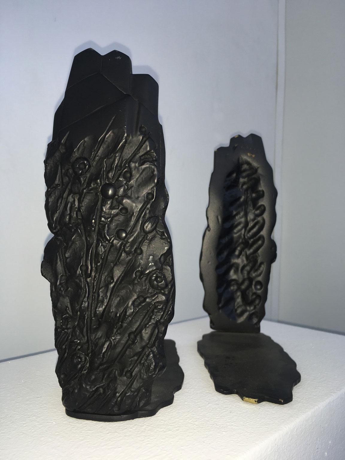 Postmoderne schwarze abstrakte Skulptur aus Bronze, Italien, 1980  Graziano Pompili-Buchstütze im Angebot 9