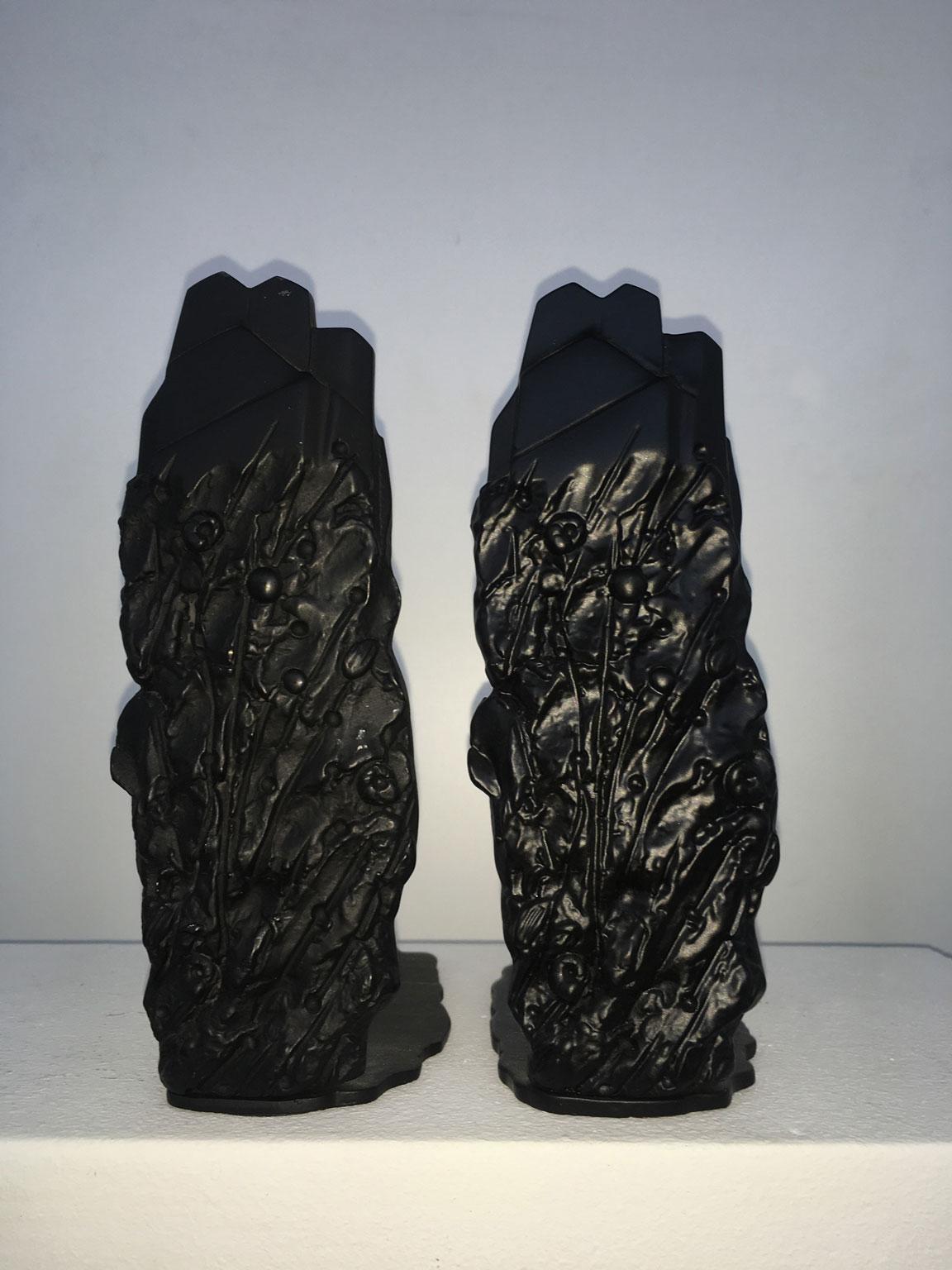 Postmoderne schwarze abstrakte Skulptur aus Bronze, Italien, 1980  Graziano Pompili-Buchstütze im Angebot 2