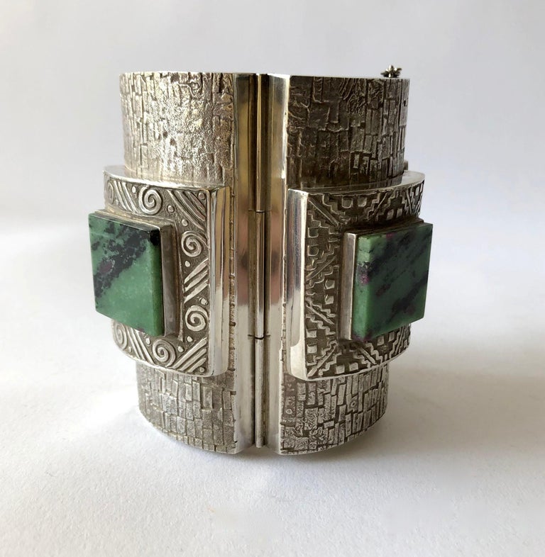 Artisan Graziella Laffi Peruvian Modernist Sterling Silver Green Quartz Cuff Bracelet For Sale