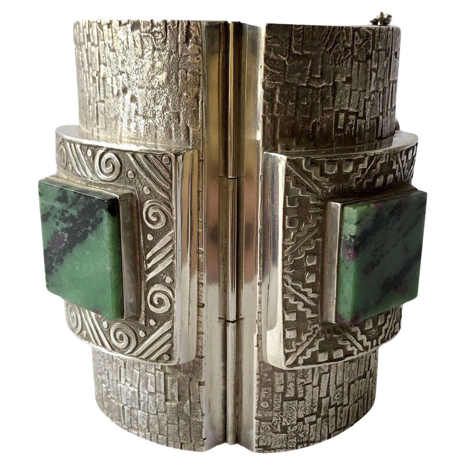 Taille carrée Graziella Laffi Manchette moderniste péruvienne en argent sterling et quartz vert en vente