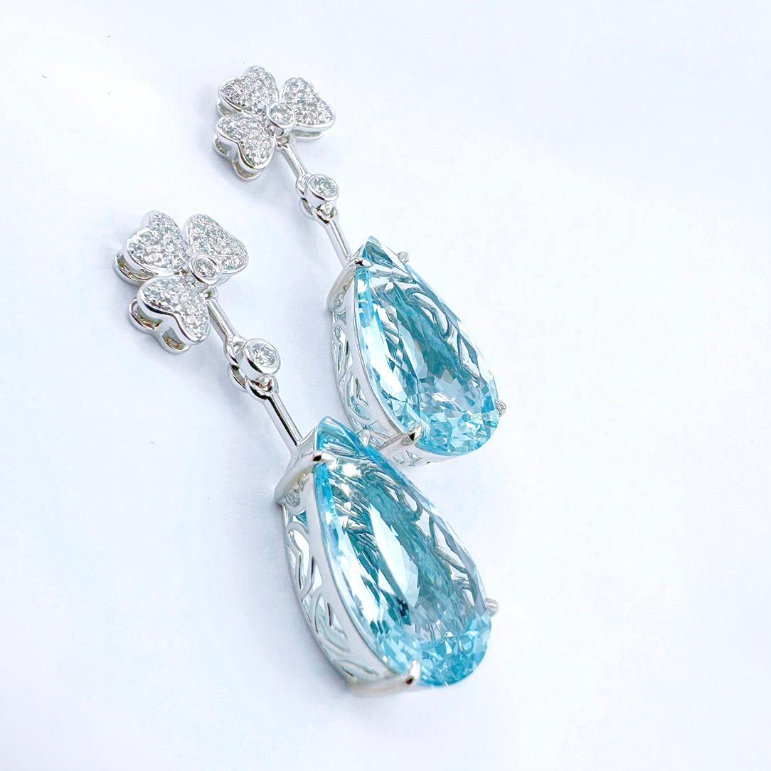 Modern GRC Certified 10.65 CT Intense Blue Aquamarine & Diamond 18K Gold Drop Earrings For Sale