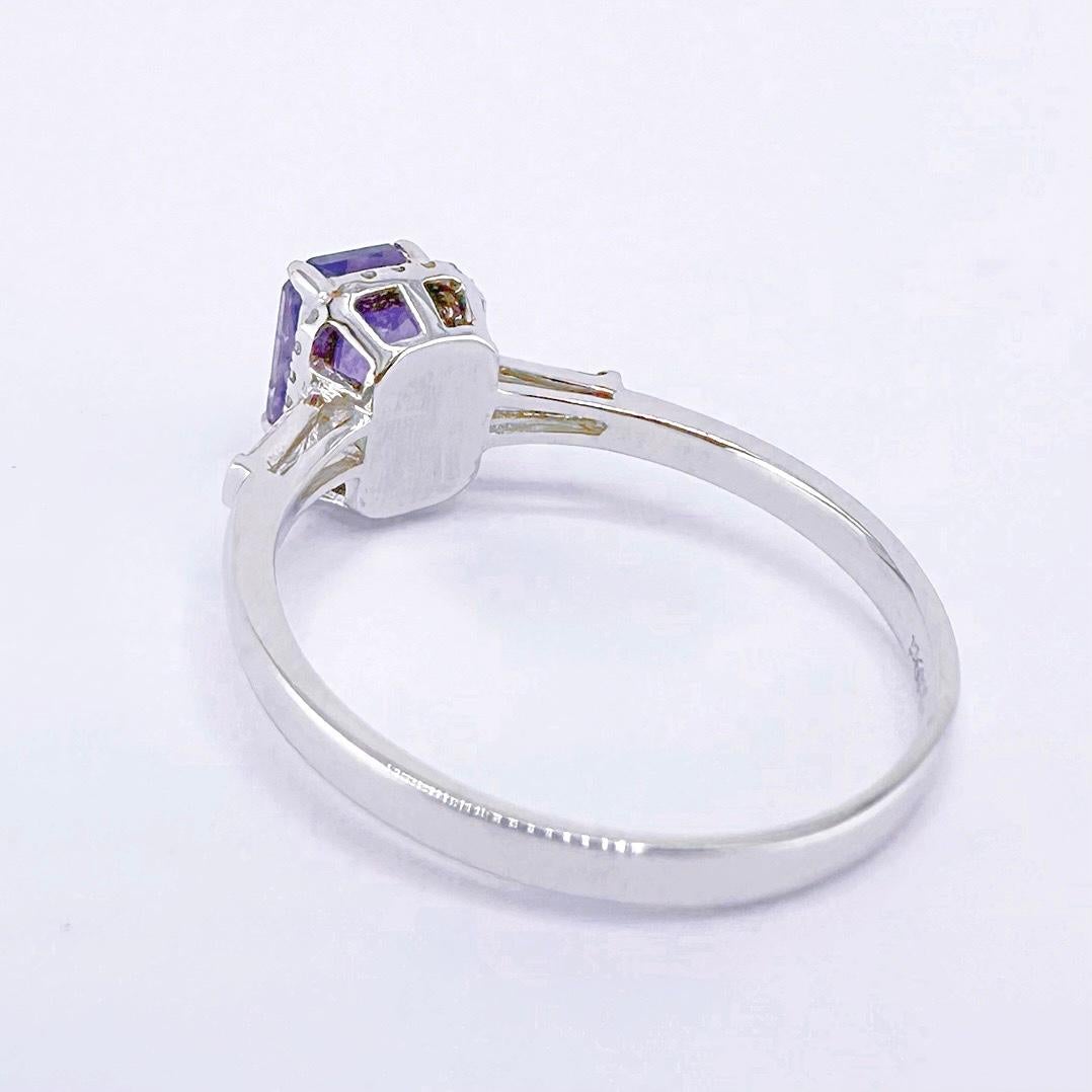 Modern GRC Certified 1.09 CT Color-Changing Sapphire 18K White Gold Ring with Diamonds For Sale