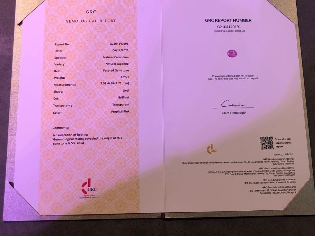 Anello in oro bianco 18 carati con zaffiro rosa violaceo certificato GRC 1,19 CT e diamanti In condizioni Nuovo in vendita a Kowloon, HK
