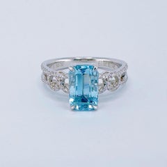 GRC Certified 1.70 CT Aquamarine 18K Gold Ring with Diamonds