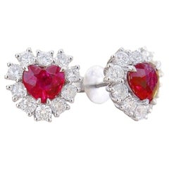 Pendientes de oro blanco de 18 quilates con diamantes y rubí talla corazón certificado GRC