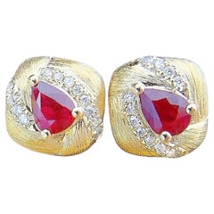Pendientes de oro amarillo certificado GRC de 18 quilates con rubíes y diamantes tallados en oro