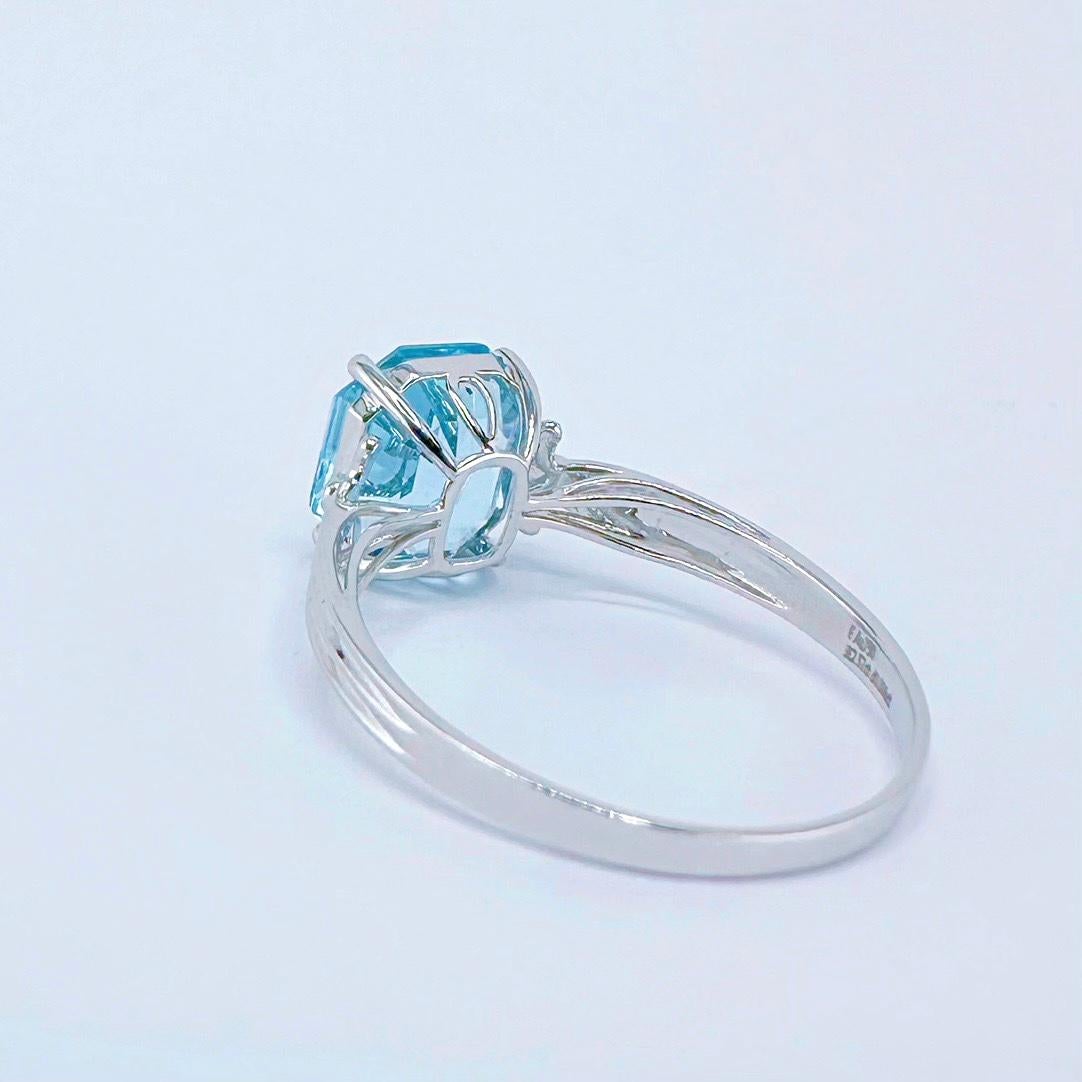 Modern GRC Certified 2.57 CT Intense Blue Aquamarine Ring with Diamonds For Sale