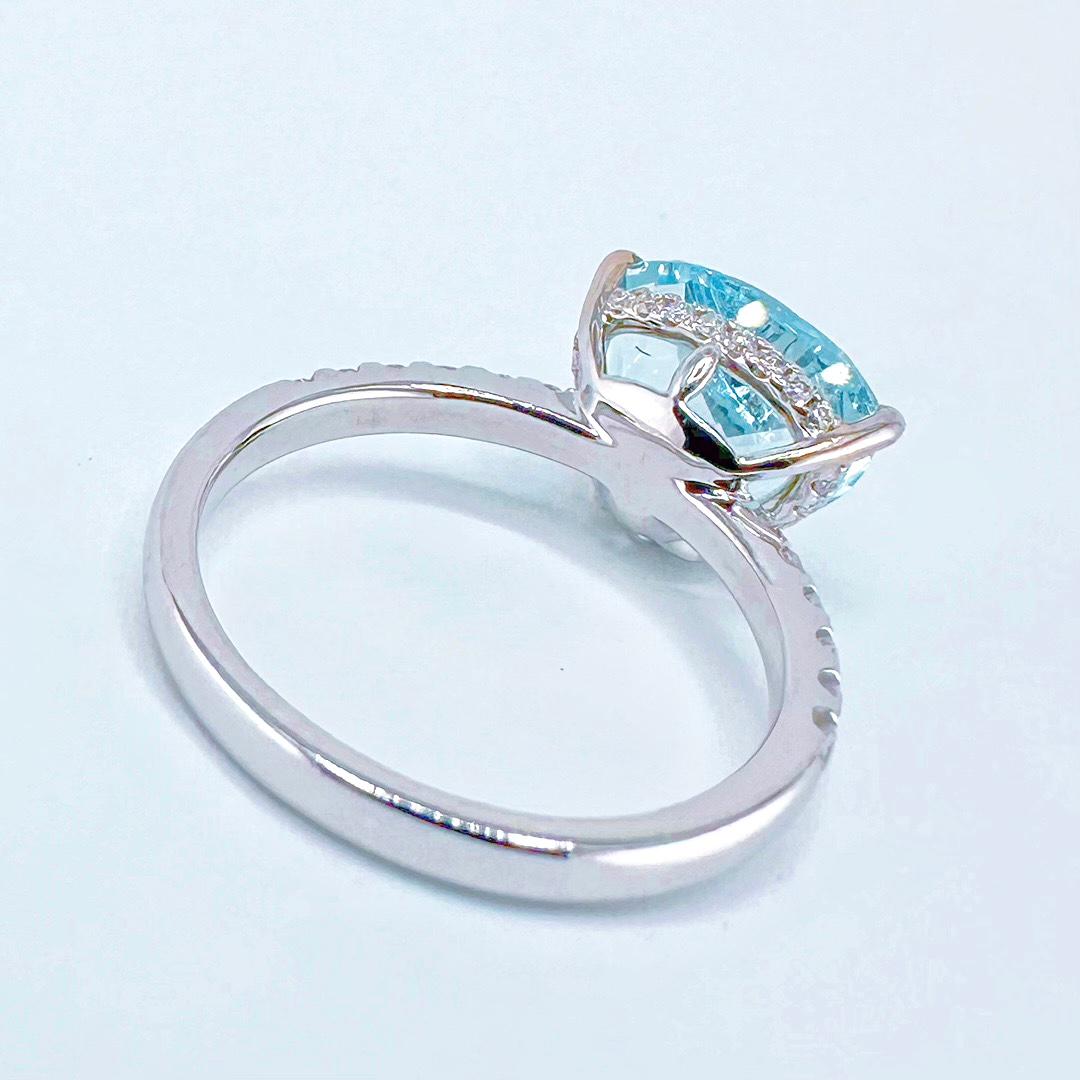 Modern GRC Certified 3.14 CT Intense Blue Aquamarine Ring with Diamonds For Sale