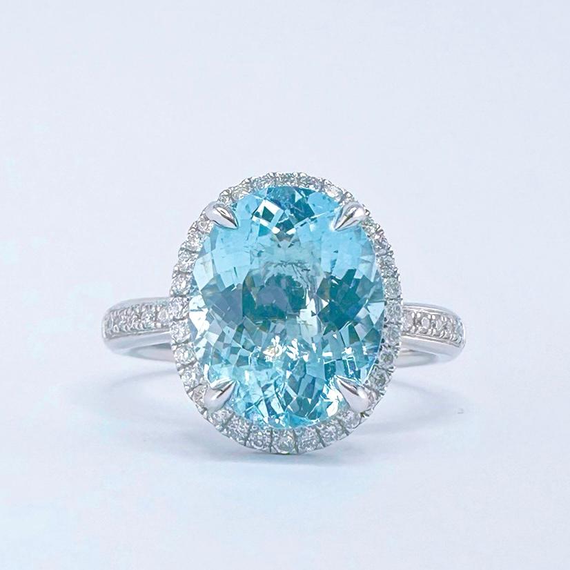 GRC Certified 3.40 CT Intense Blue Aquamarine 18K Gold Cocktail Diamond Ring

1 Aquamarine - 3.40 CT
GRC Certified - Intense Blue (Santa Maria Blue) / Brilliant Cut

VS Diamonds -0.23 CT
18K Gold - 3.79 GM