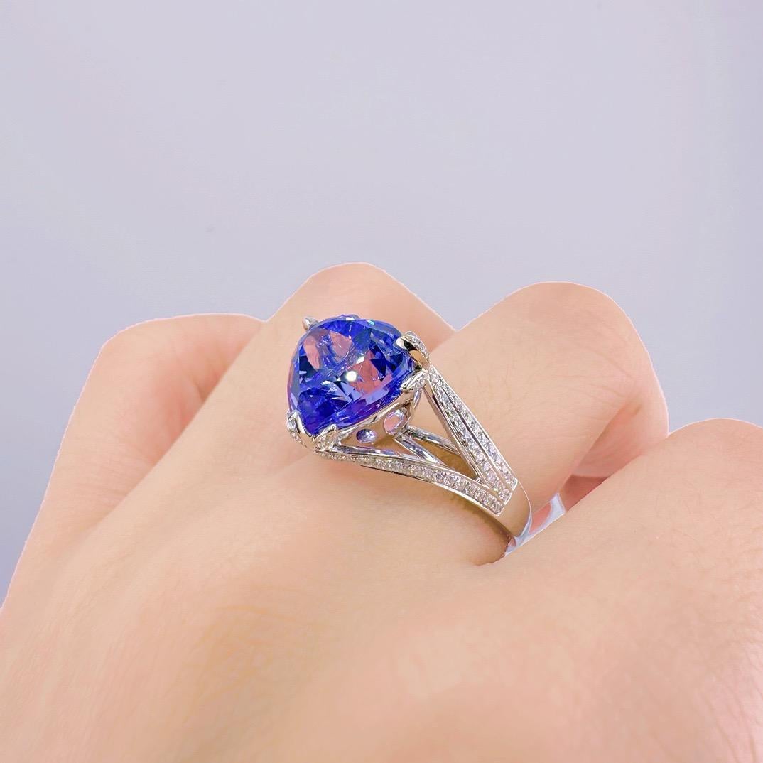 da uomo o donna Anello in oro bianco 18 carati con tanzanite certificata GRC 7,11 CT e diamanti in vendita