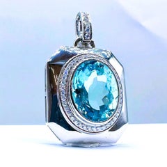 Ciondolo con acquamarina blu Santa Maria da 7,40 CT e diamanti certificato GRC