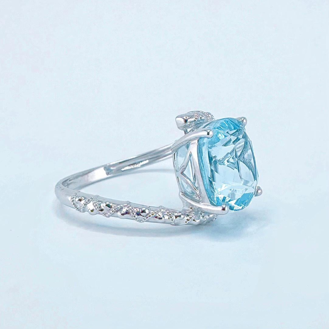 Modern GRC Certified Intense Blue 3.29 CT Aquamarine 18K Gold Ring For Sale