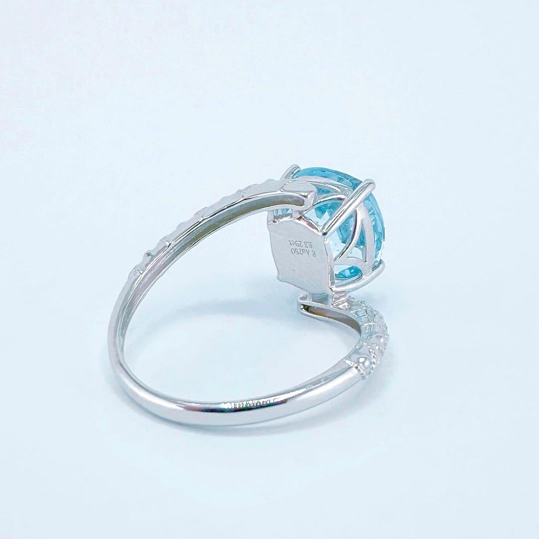 Oval Cut GRC Certified Intense Blue 3.29 CT Aquamarine 18K Gold Ring For Sale